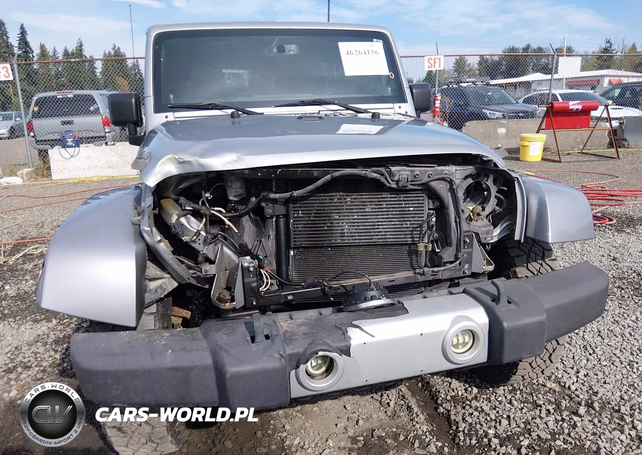 2013 Jeep Wrangler Unlimited Sahara VIN:1C4BJWEG2DL609674 - 6