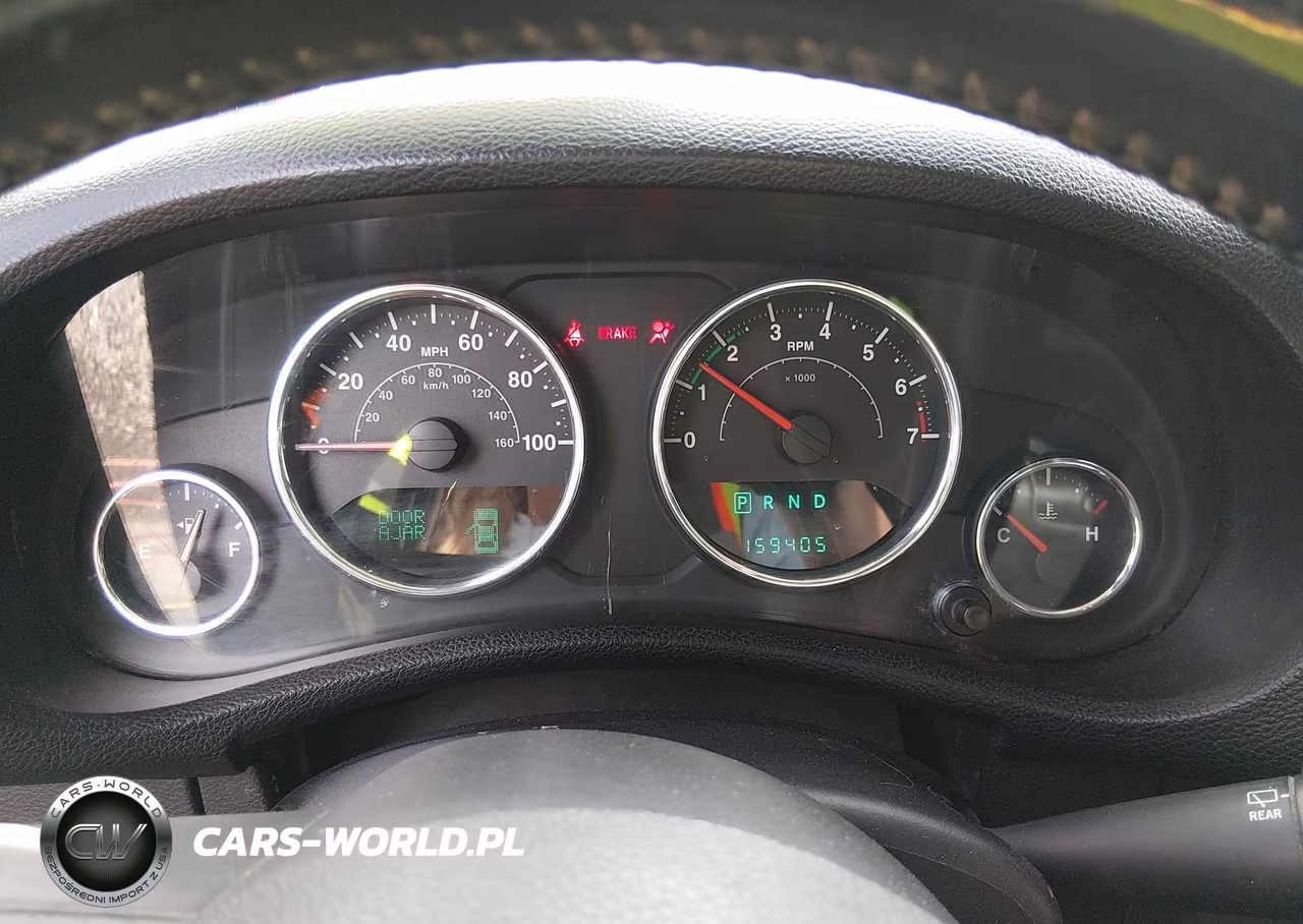 2013 Jeep Wrangler Unlimited Sahara VIN:1C4BJWEG2DL609674 - 7