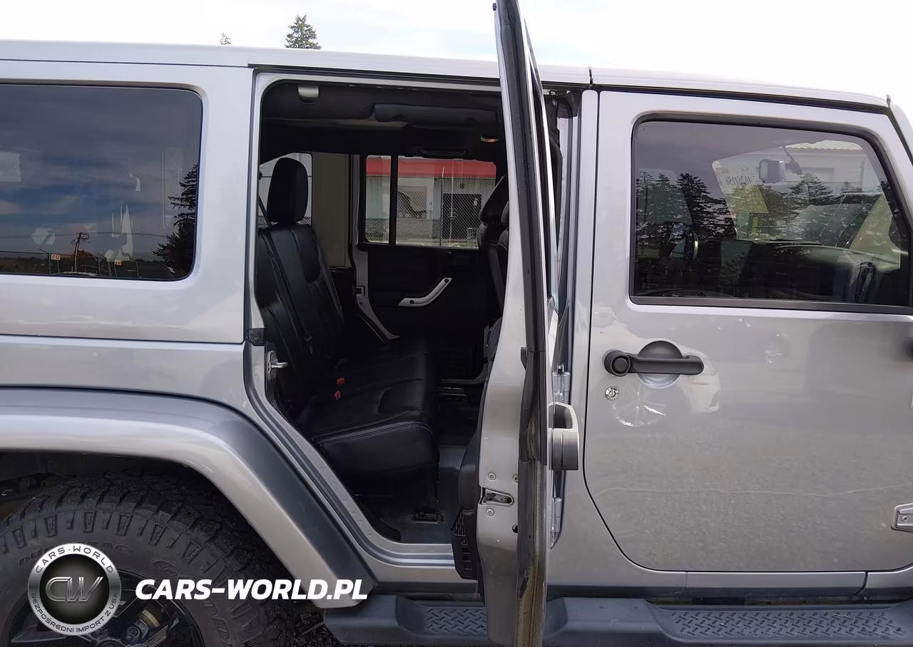 2013 Jeep Wrangler Unlimited Sahara VIN:1C4BJWEG2DL609674 - 8