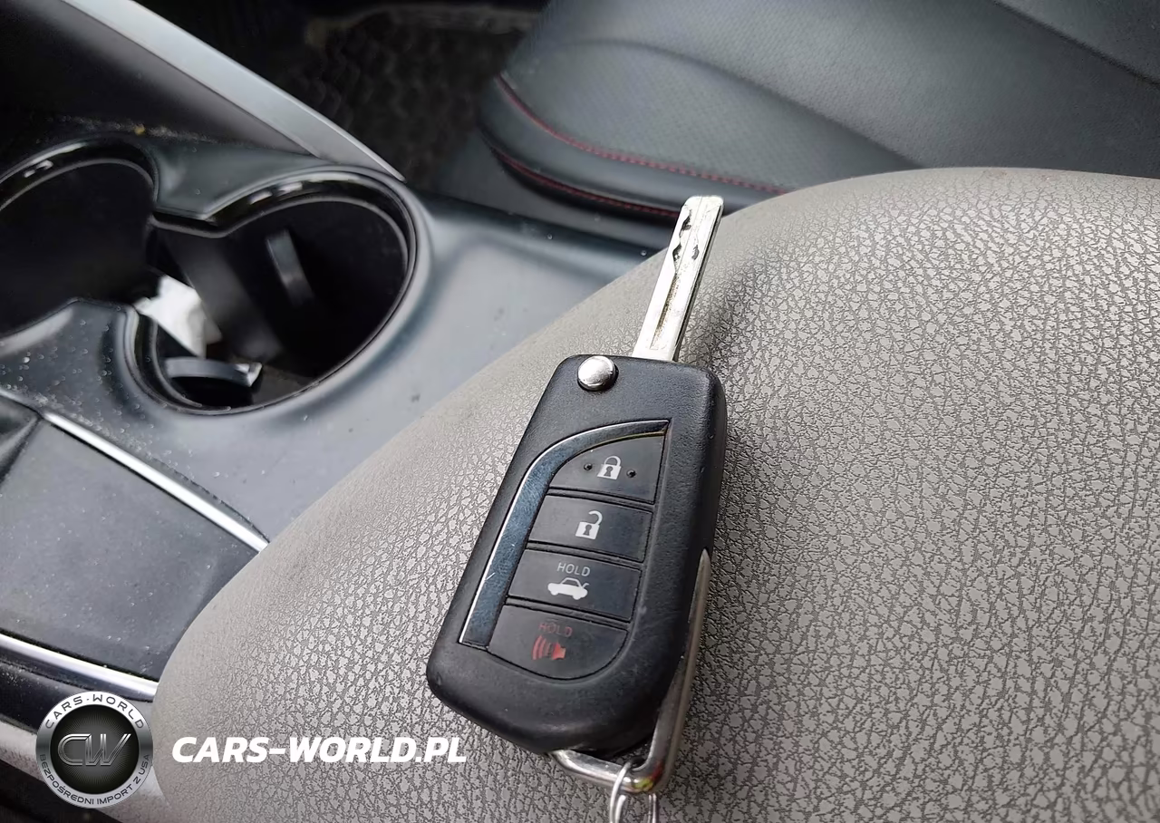2018 Toyota Camry Le VIN:4T1B11HK3JU014384 - 11