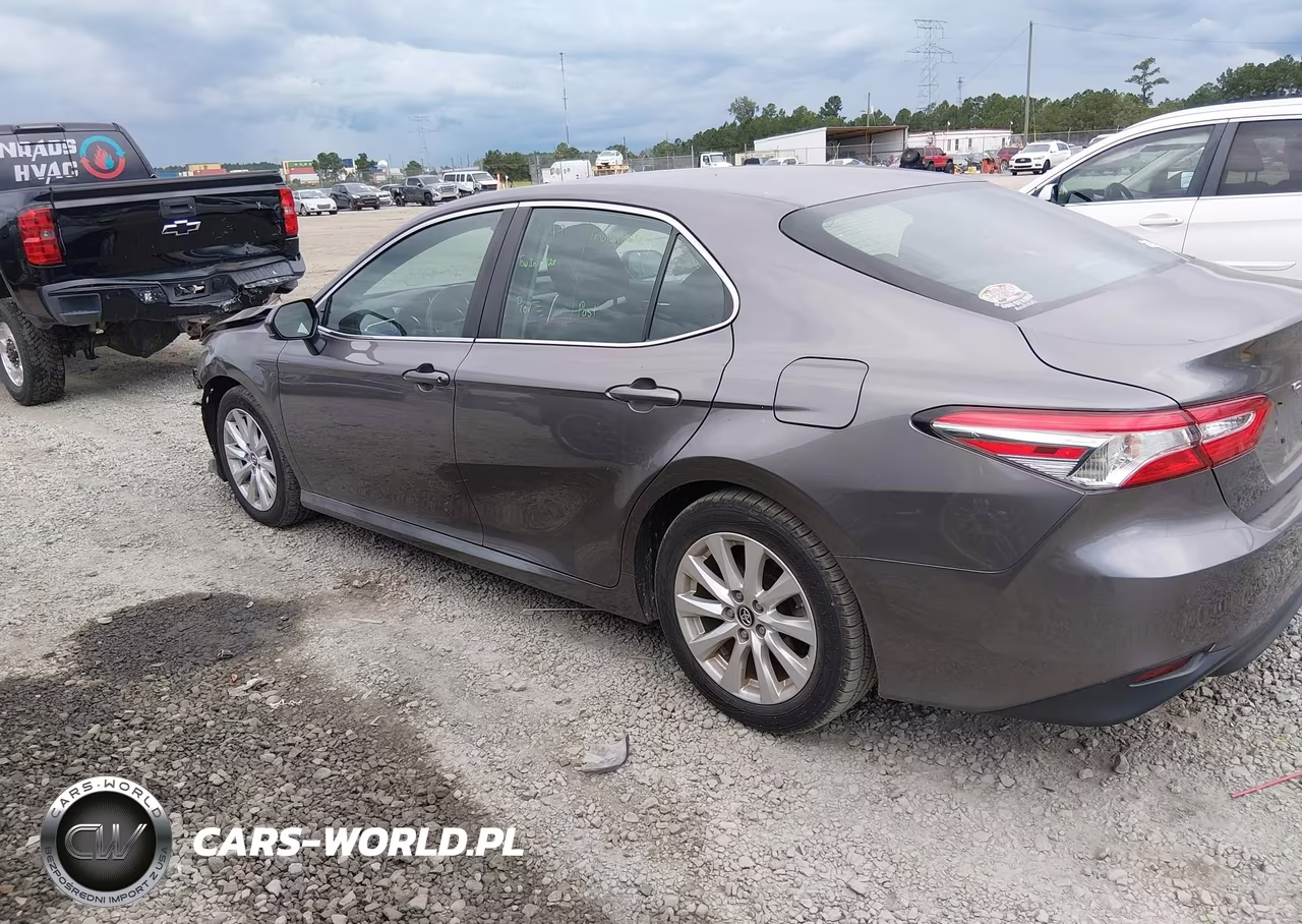 2018 Toyota Camry Le VIN:4T1B11HK3JU014384 - 14