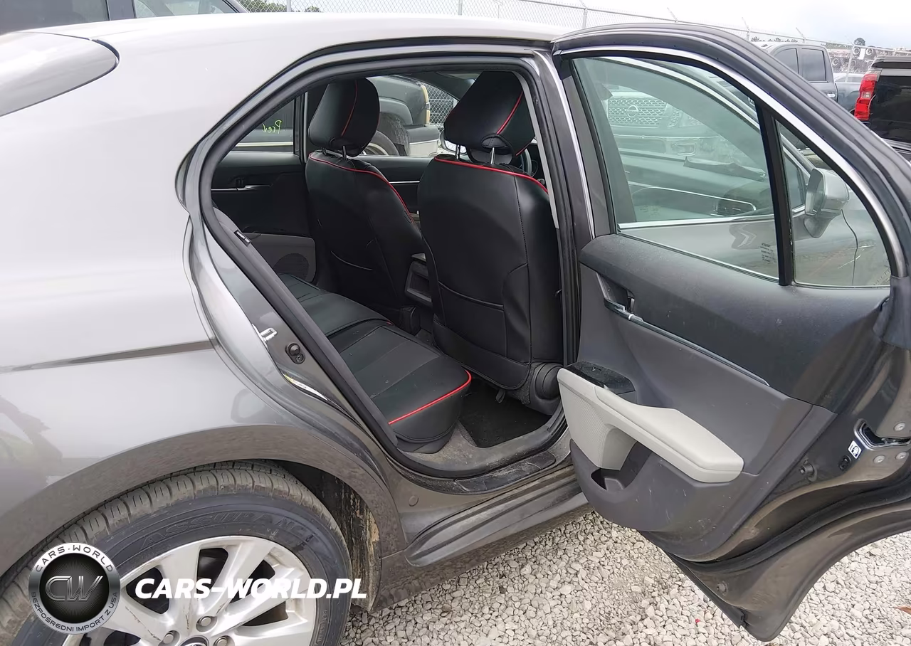 2018 Toyota Camry Le VIN:4T1B11HK3JU014384 - 8