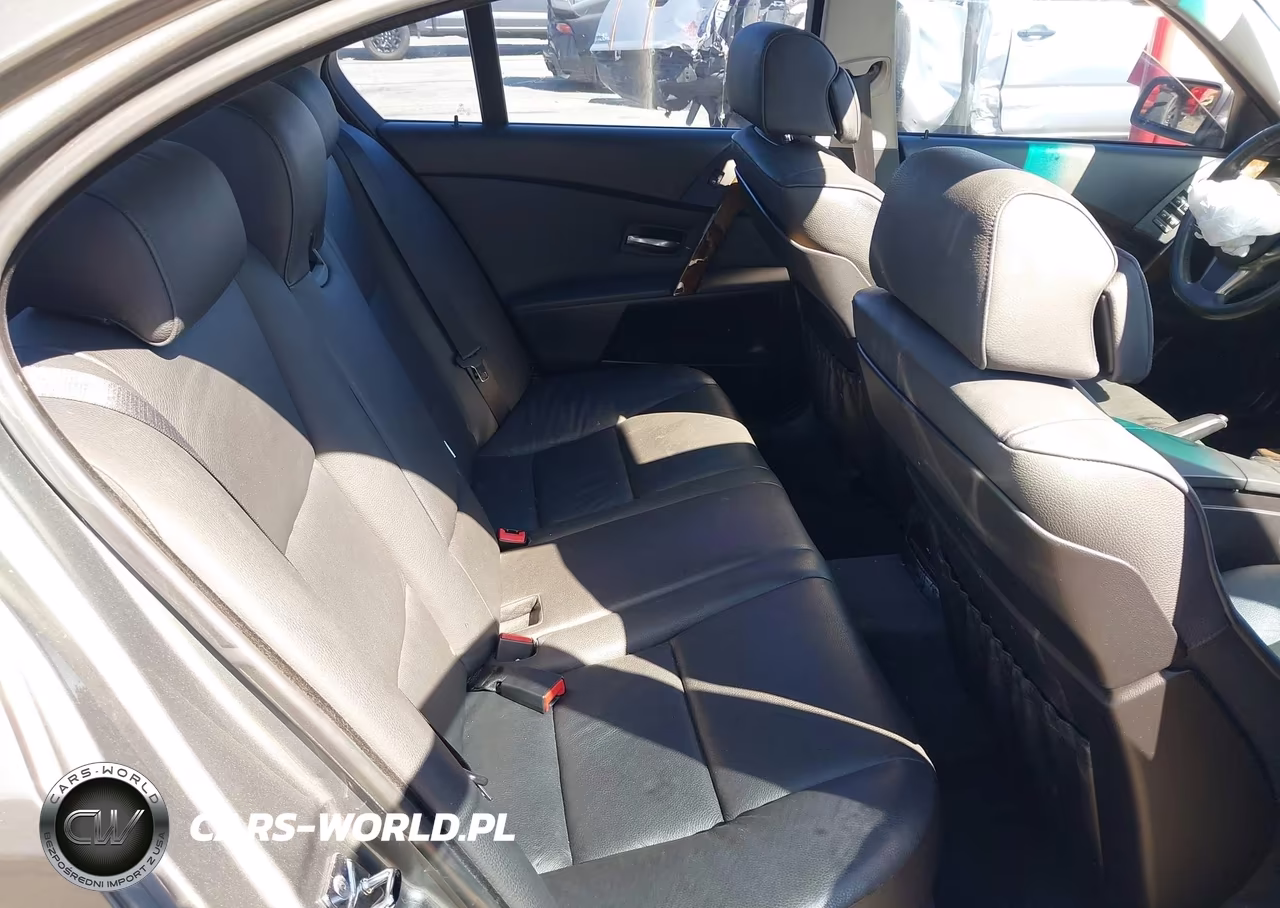 2007 BMW 530I VIN:WBANE735X7CM44970 - 8