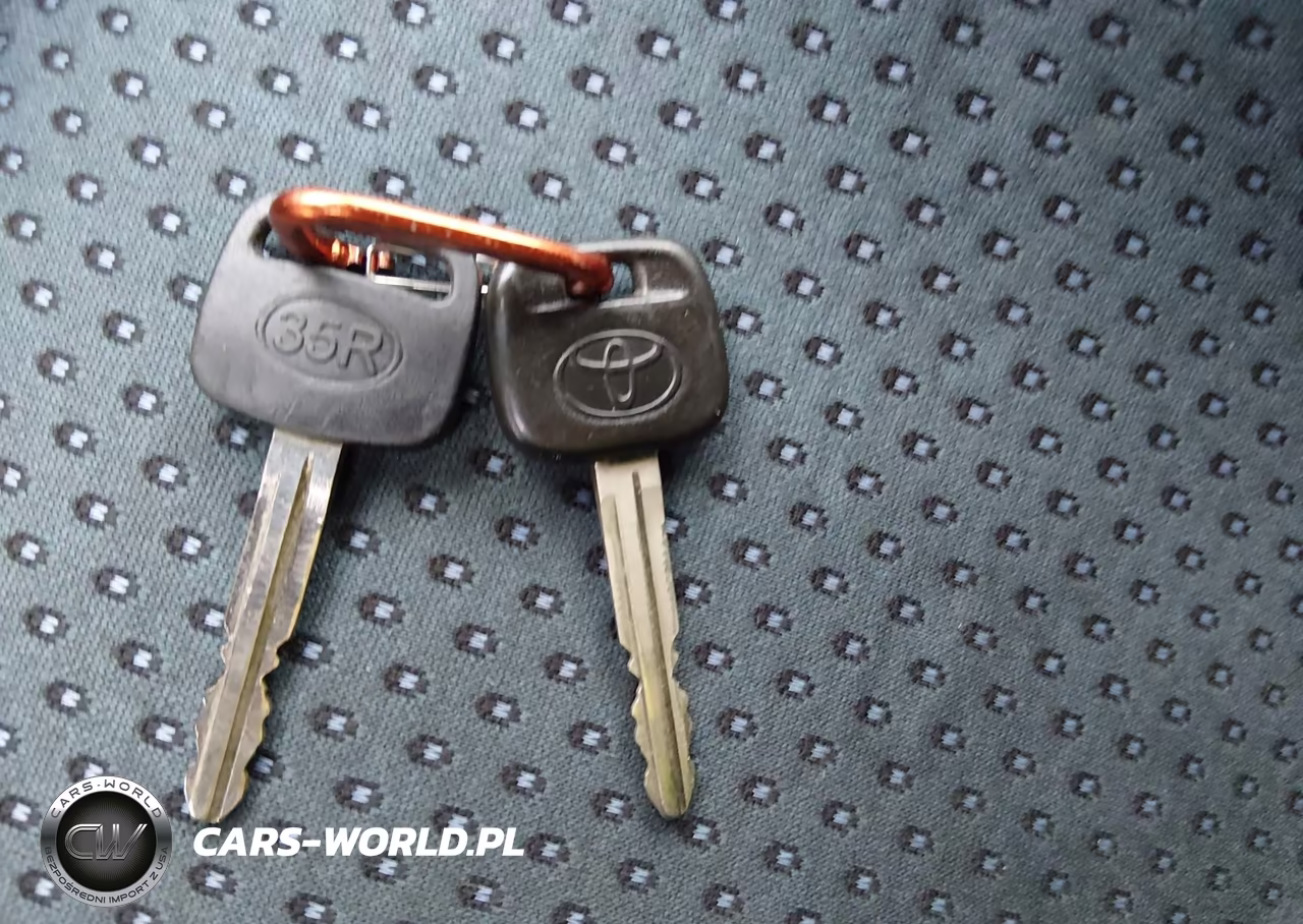 2007 Toyota Yaris VIN:JTDJT923075127223 - 11