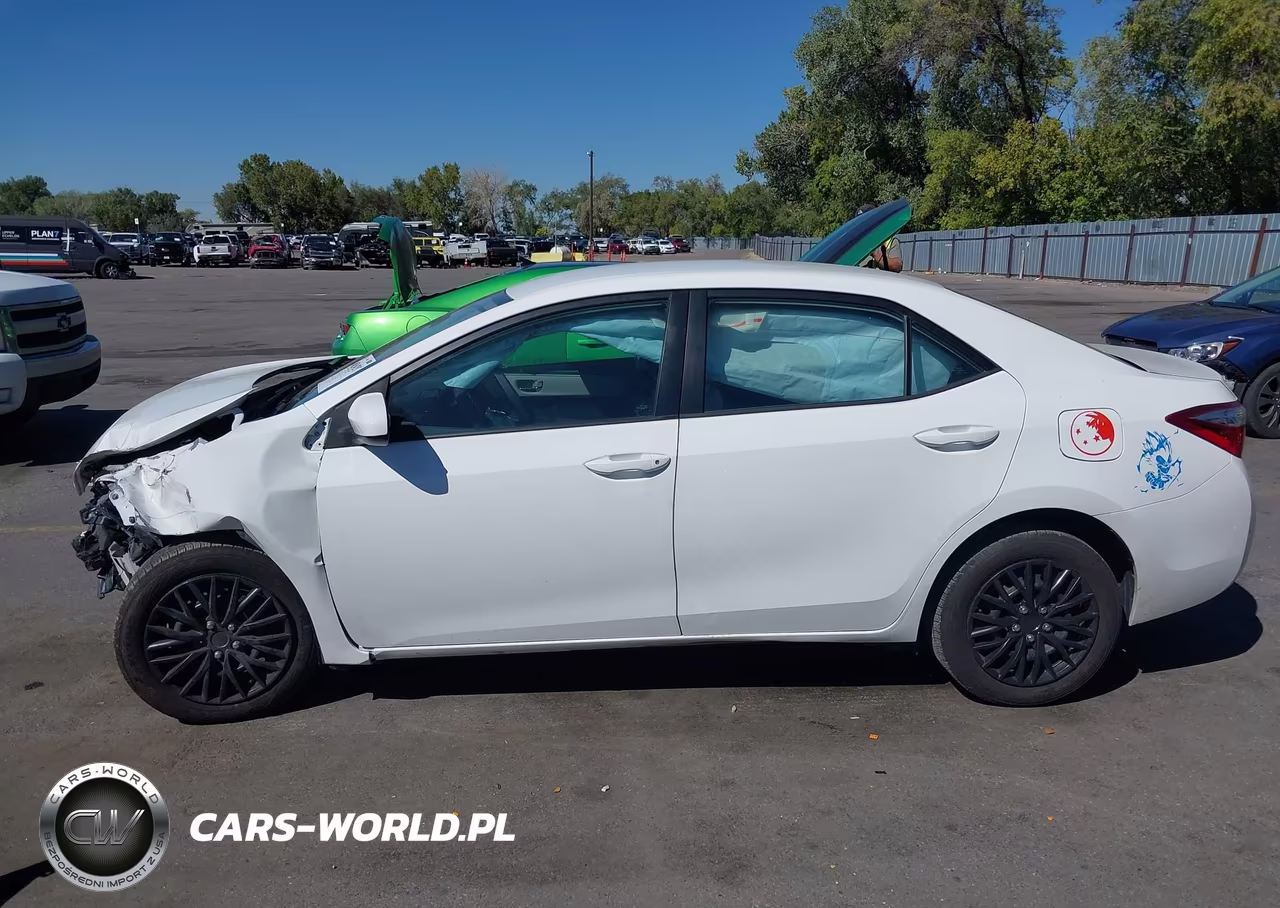 2015 Toyota Corolla Le VIN:5YFBURHE0FP316725 - 15