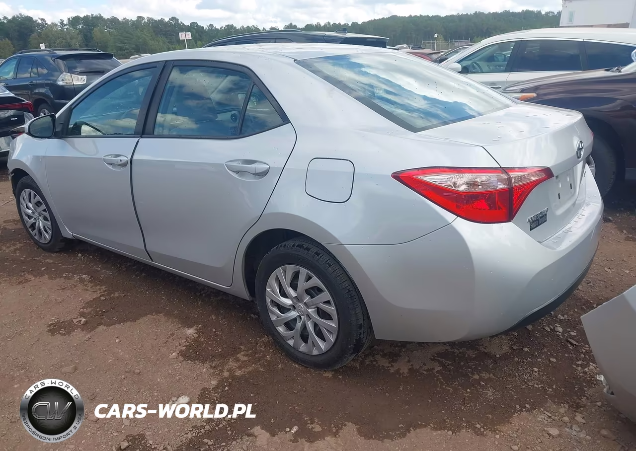 2019 Toyota Corolla Le VIN:5YFBURHE2KP943078 - 3
