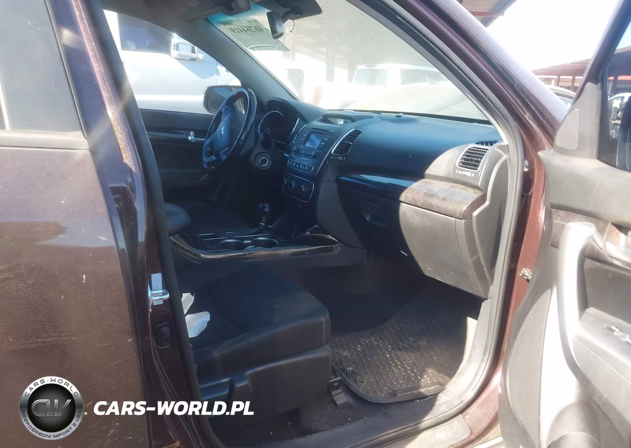 2014 Kia Sorento Lx VIN:5XYKTCA6XEG439597 - 5