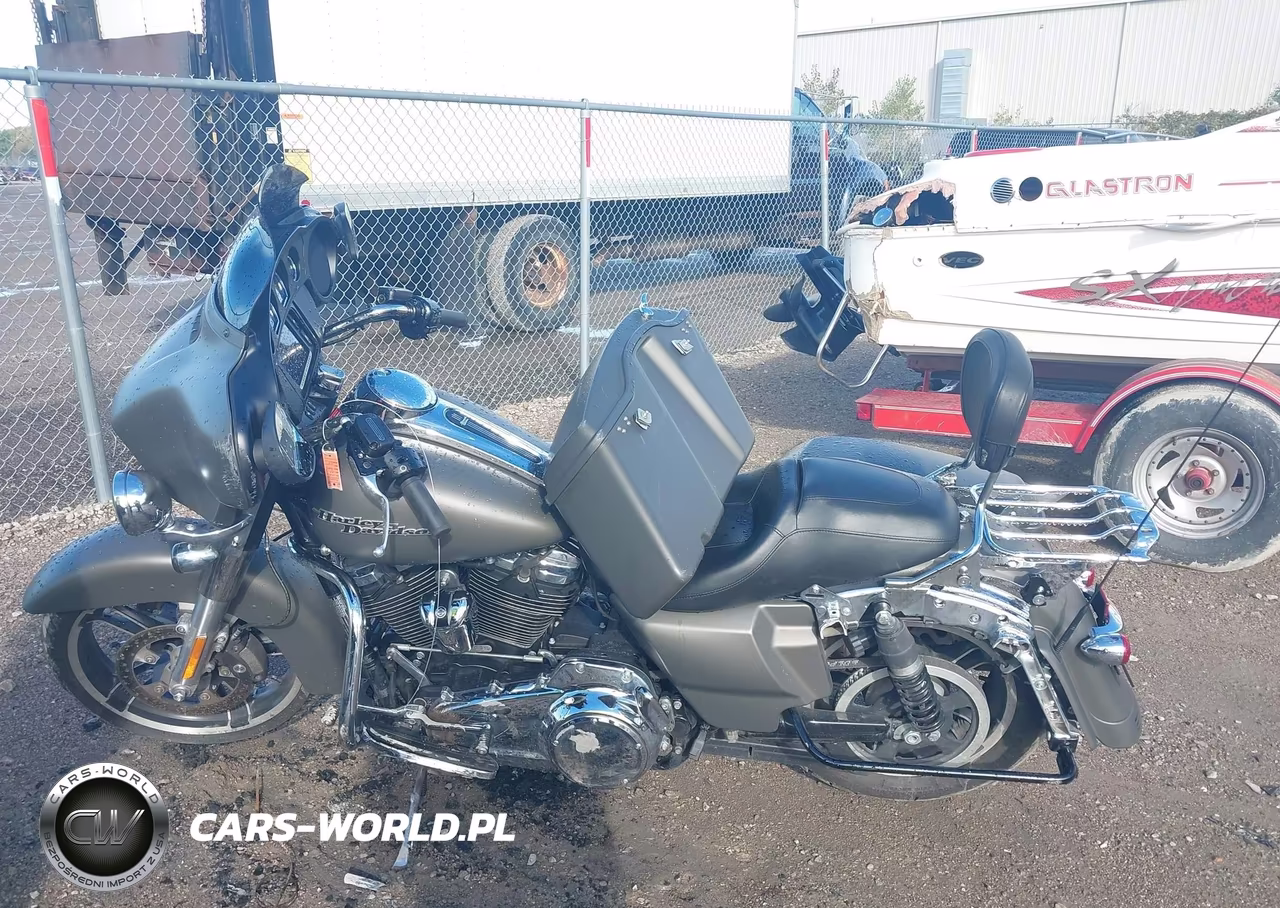 2018 Harley-Davidson Flhx Street Glide VIN:1HD1KBC11JB665282 - 13