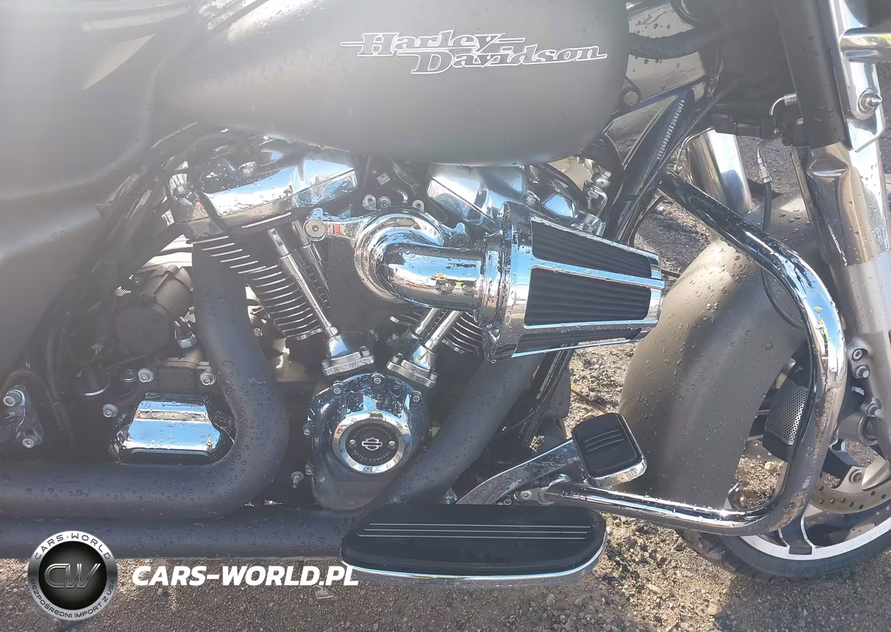 2018 Harley-Davidson Flhx Street Glide VIN:1HD1KBC11JB665282 - 8