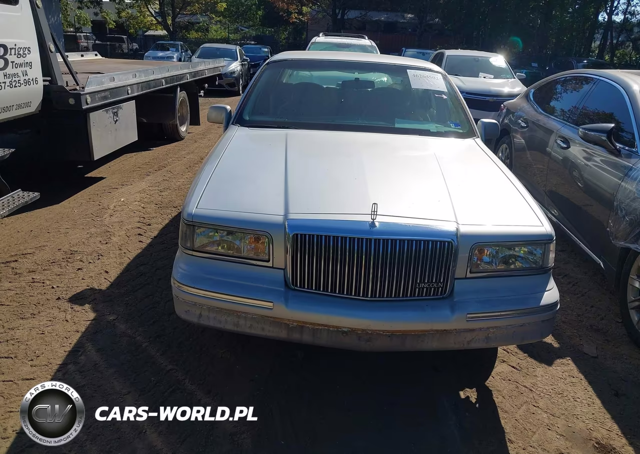 1997 Lincoln Town Car Signature VIN:1LNLM82W2VY718848 - 6