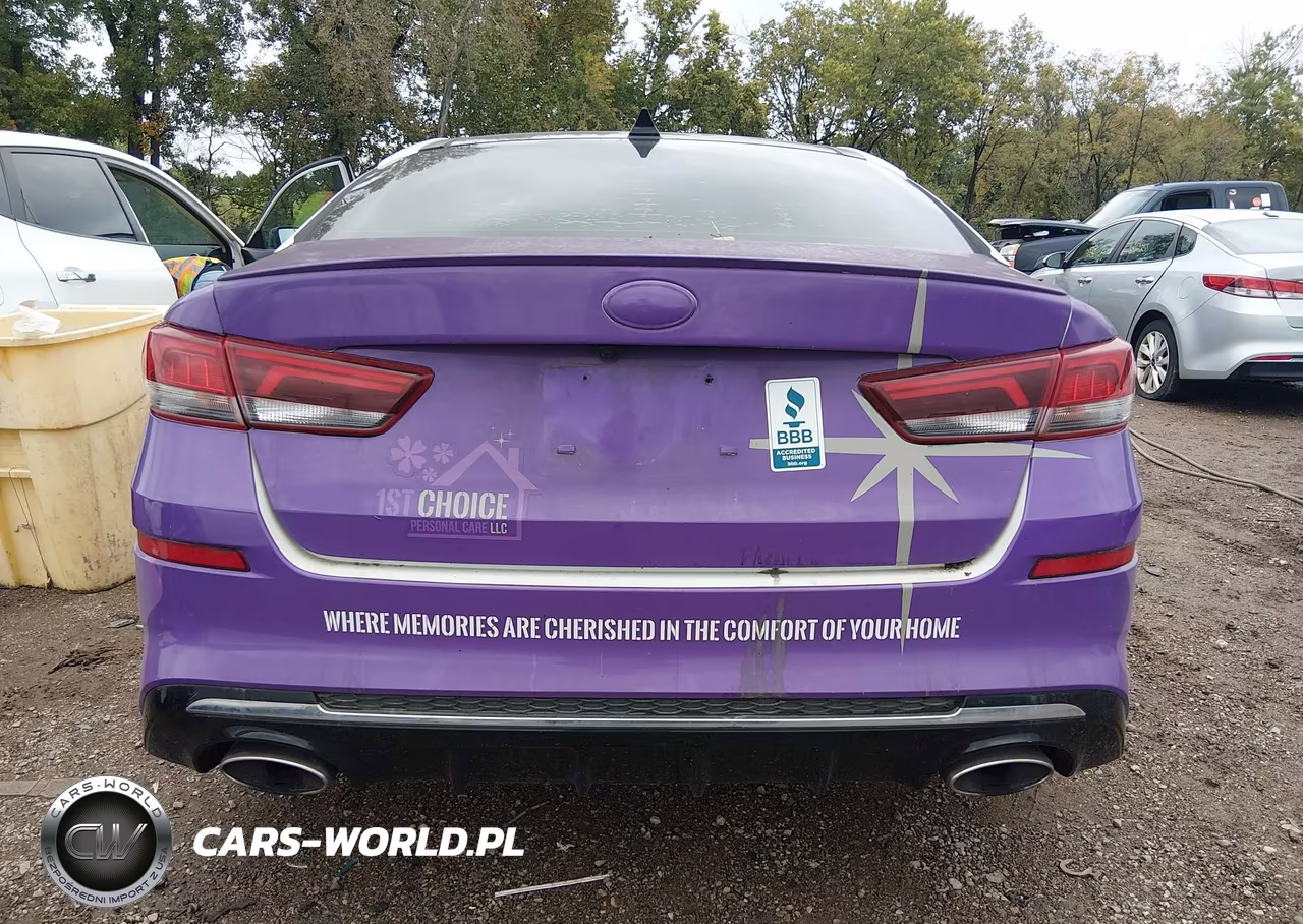 2019 Kia Optima S VIN:5XXGT4L35KG348753 - 16