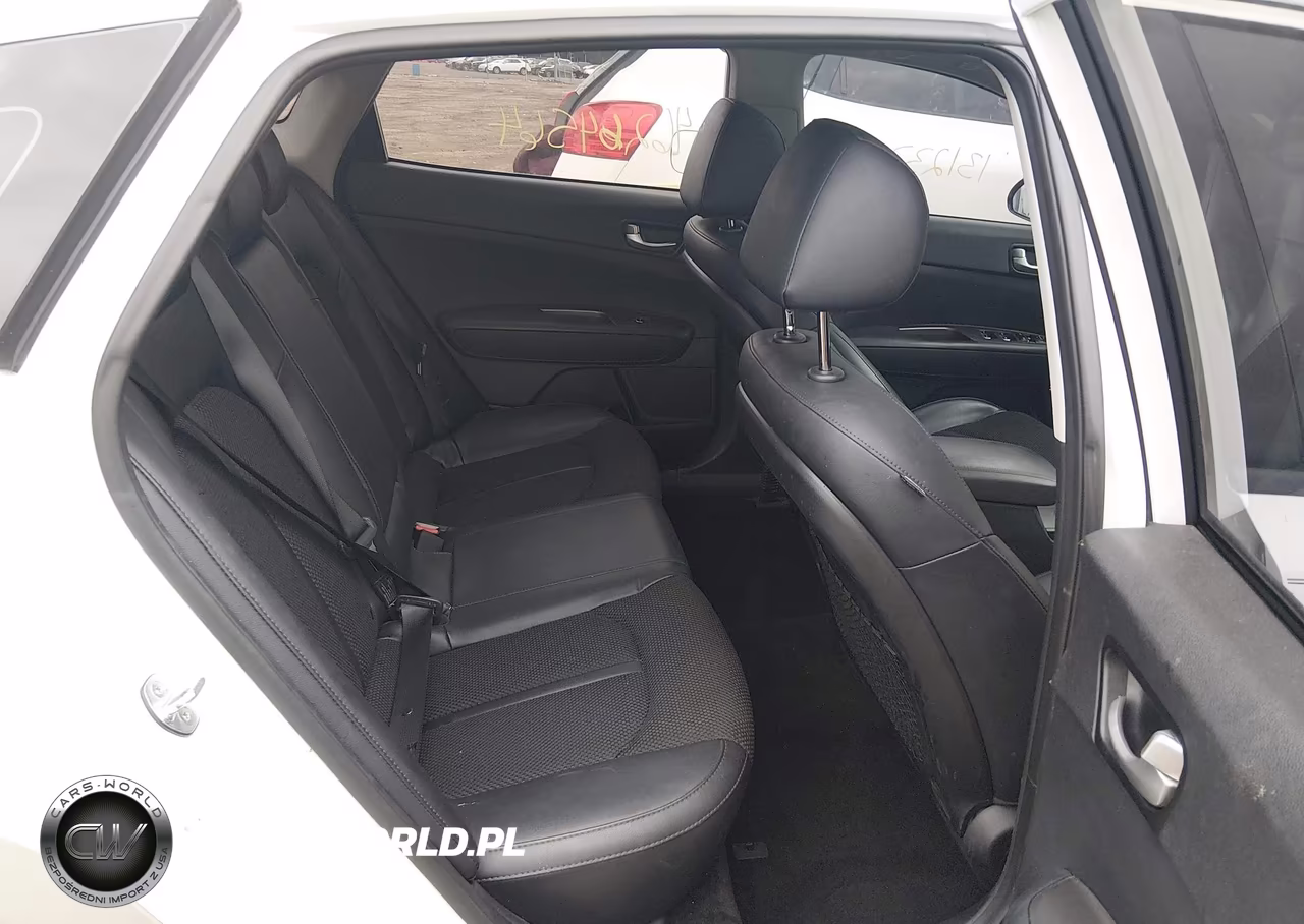 2019 Kia Optima S VIN:5XXGT4L35KG348753 - 8