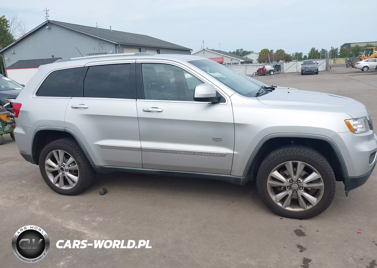 2011 Jeep Grand Cherokee Laredo VIN:1J4RR4GG7BC646039 - 13
