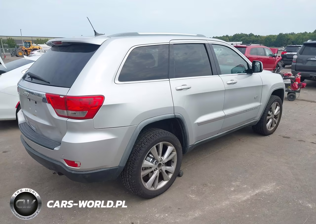 2011 Jeep Grand Cherokee Laredo VIN:1J4RR4GG7BC646039 - 4