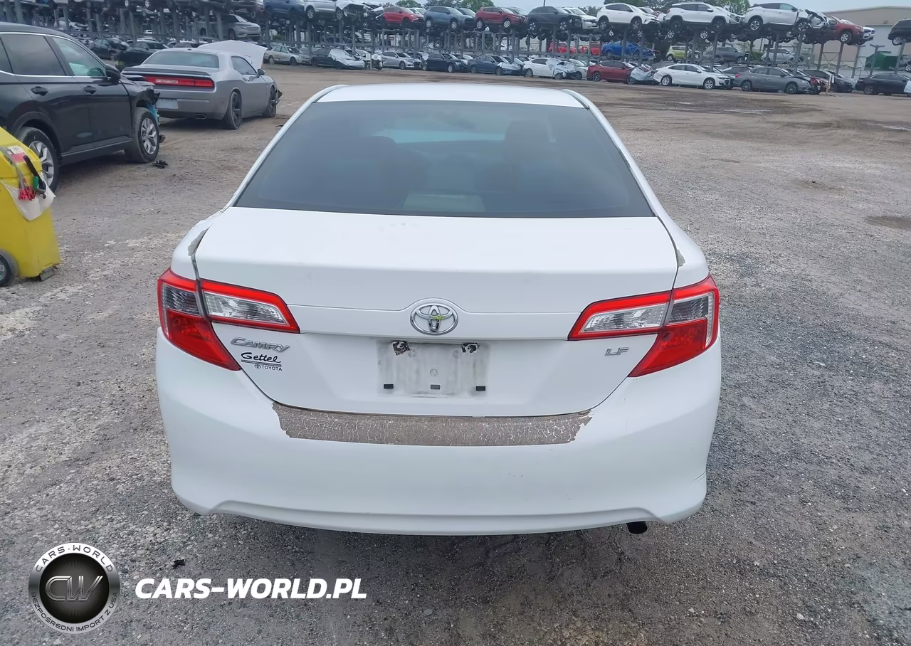 2013 Toyota Camry Le VIN:4T4BF1FK4DR282486 - 17