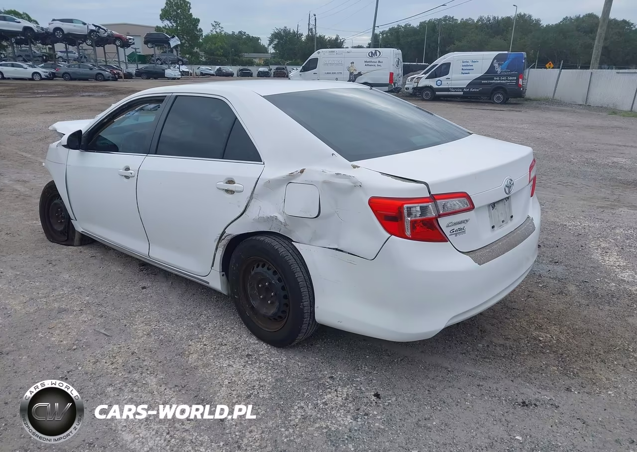 2013 Toyota Camry Le VIN:4T4BF1FK4DR282486 - 3