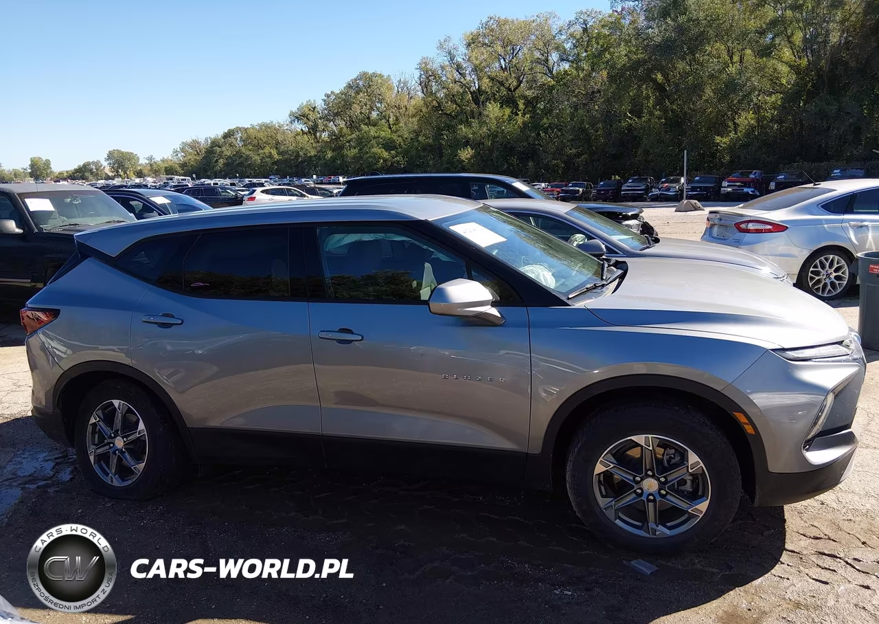 2025 Chevrolet Blazer Awd 2Lt VIN:3GNKBHR40SS227859 - 13
