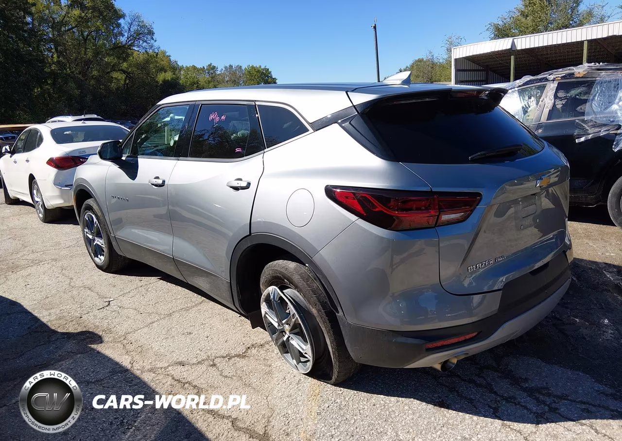 2025 Chevrolet Blazer Awd 2Lt VIN:3GNKBHR40SS227859 - 3