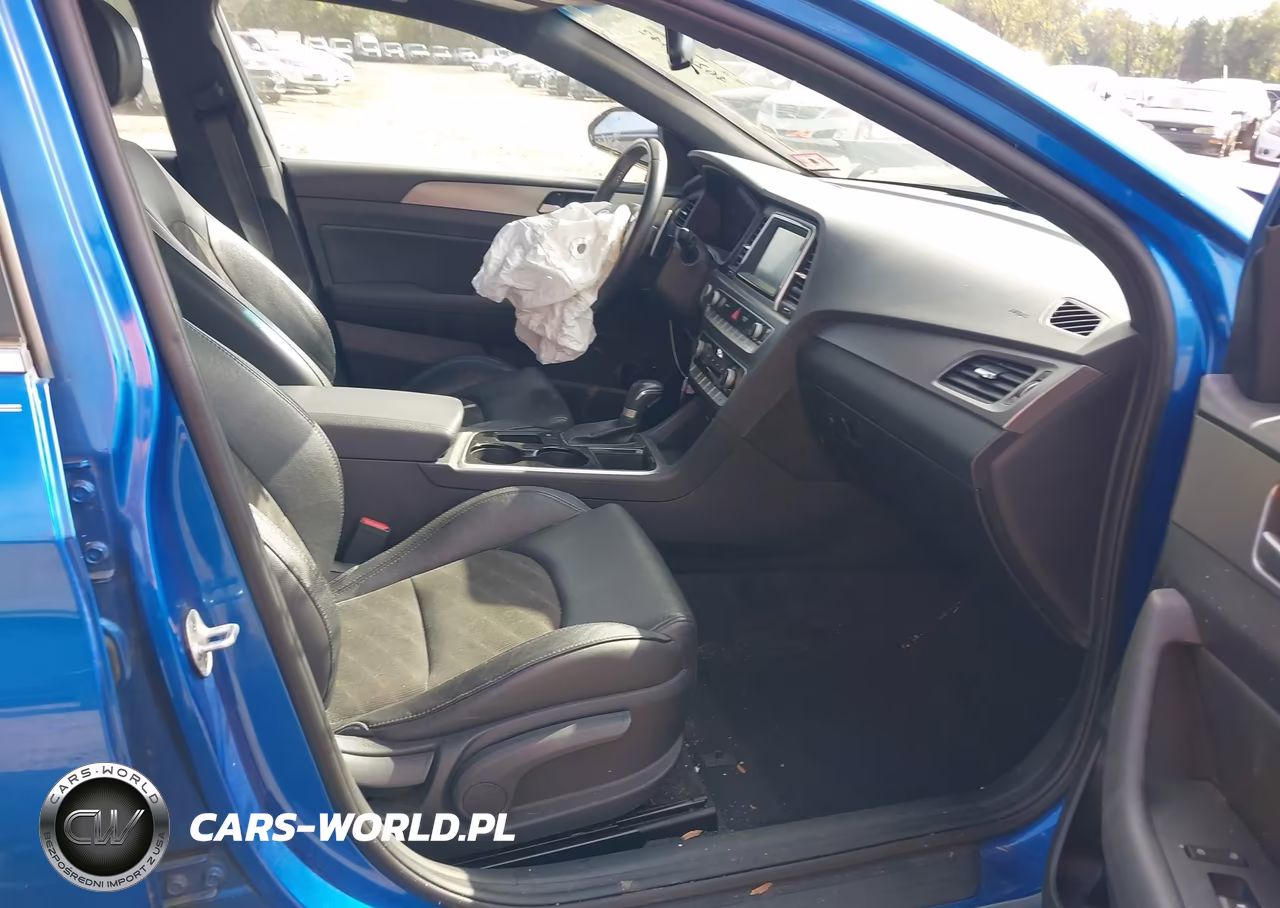 2018 Hyundai Sonata Sport VIN:5NPE34AF1JH690630 - 5