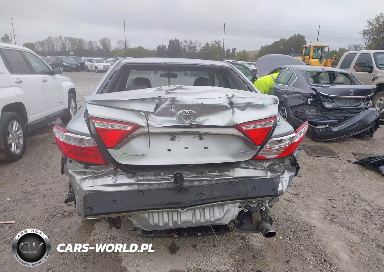 2015 Toyota Camry Se VIN:4T1BF1FKXFU494824 - 17
