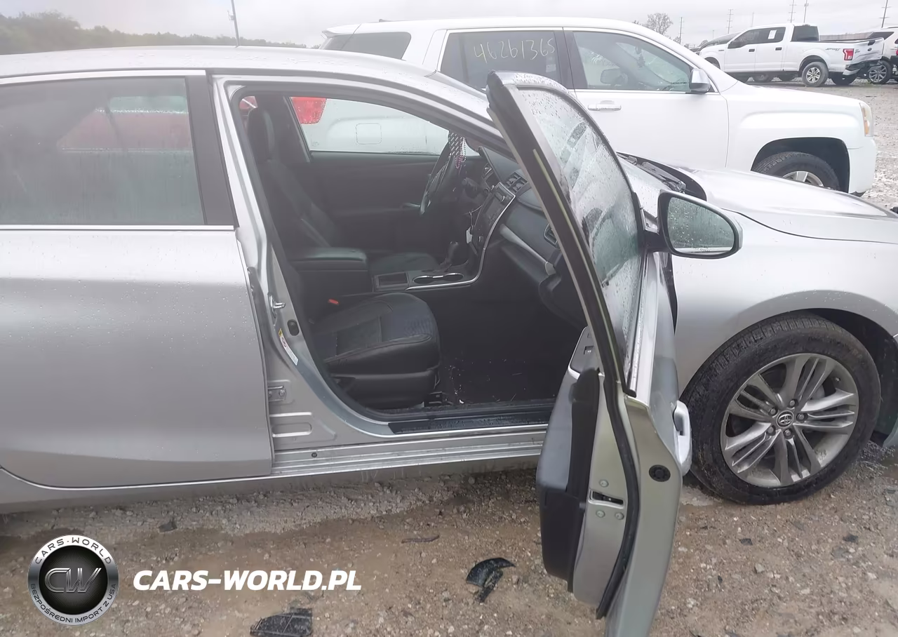 2015 Toyota Camry Se VIN:4T1BF1FKXFU494824 - 5