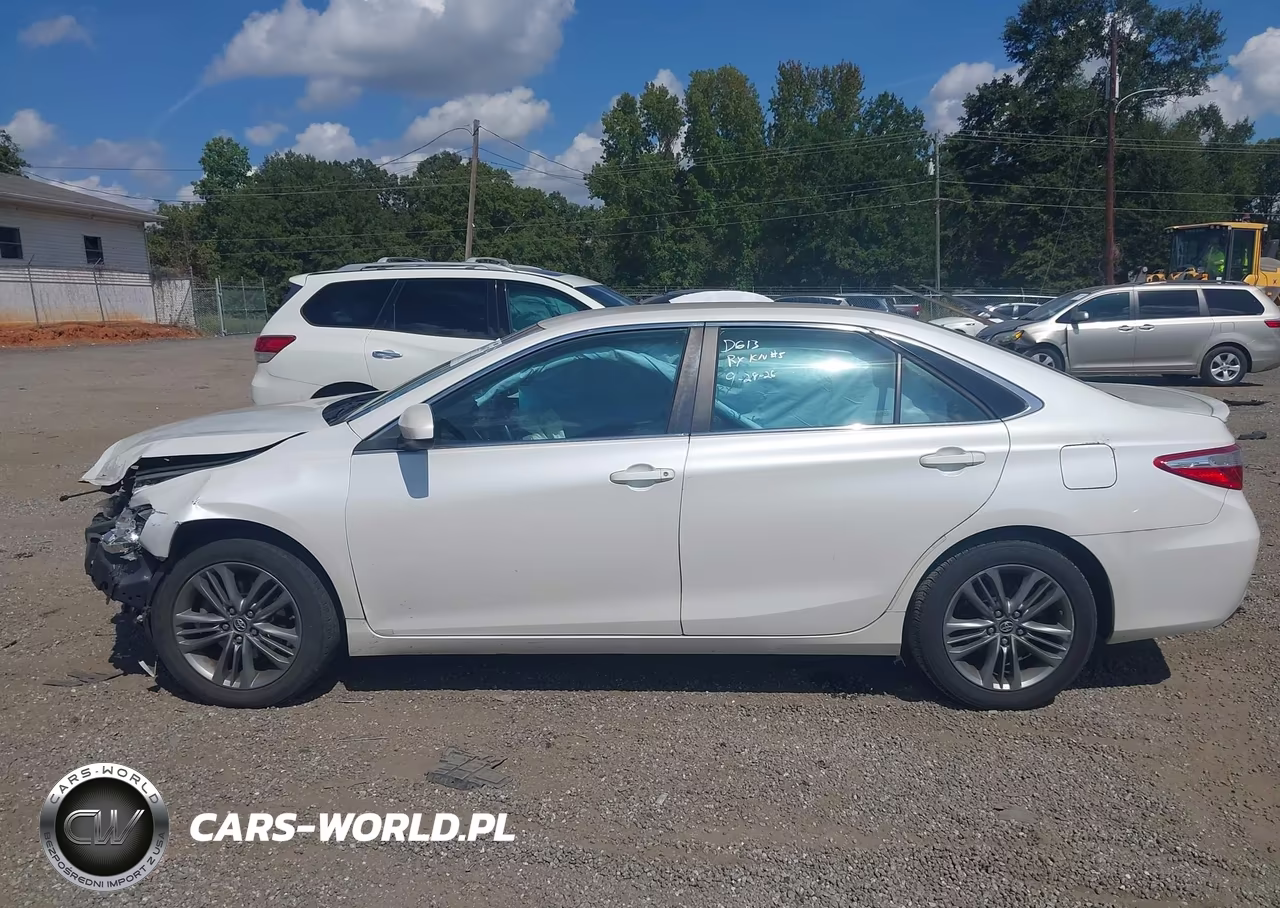 2016 Toyota Camry Se VIN:4T1BF1FK1GU233471 - 15