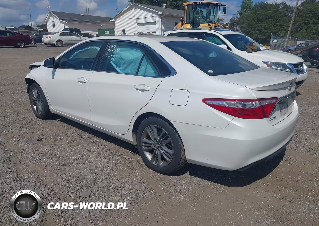 2016 Toyota Camry Se VIN:4T1BF1FK1GU233471 - 3