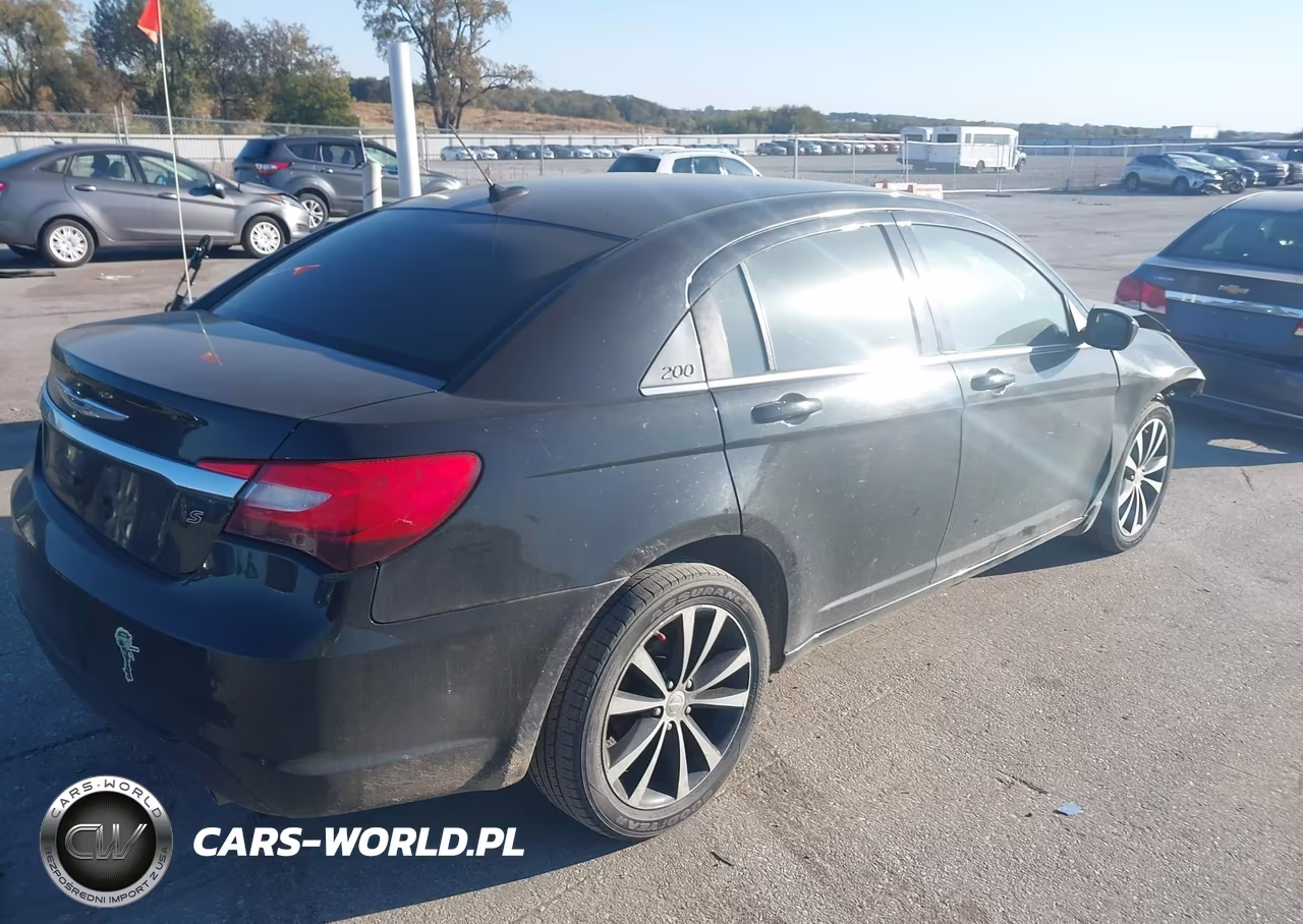 2011 Chrysler 200 S VIN:1C3BC8FG3BN611346 - 4