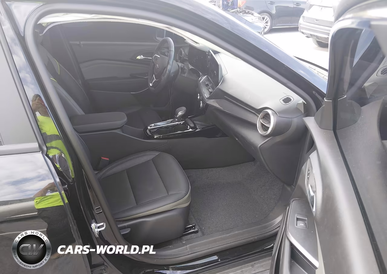 2025 Chevrolet Trax Fwd Activ VIN:KL77LKEP2SC324556 - 5