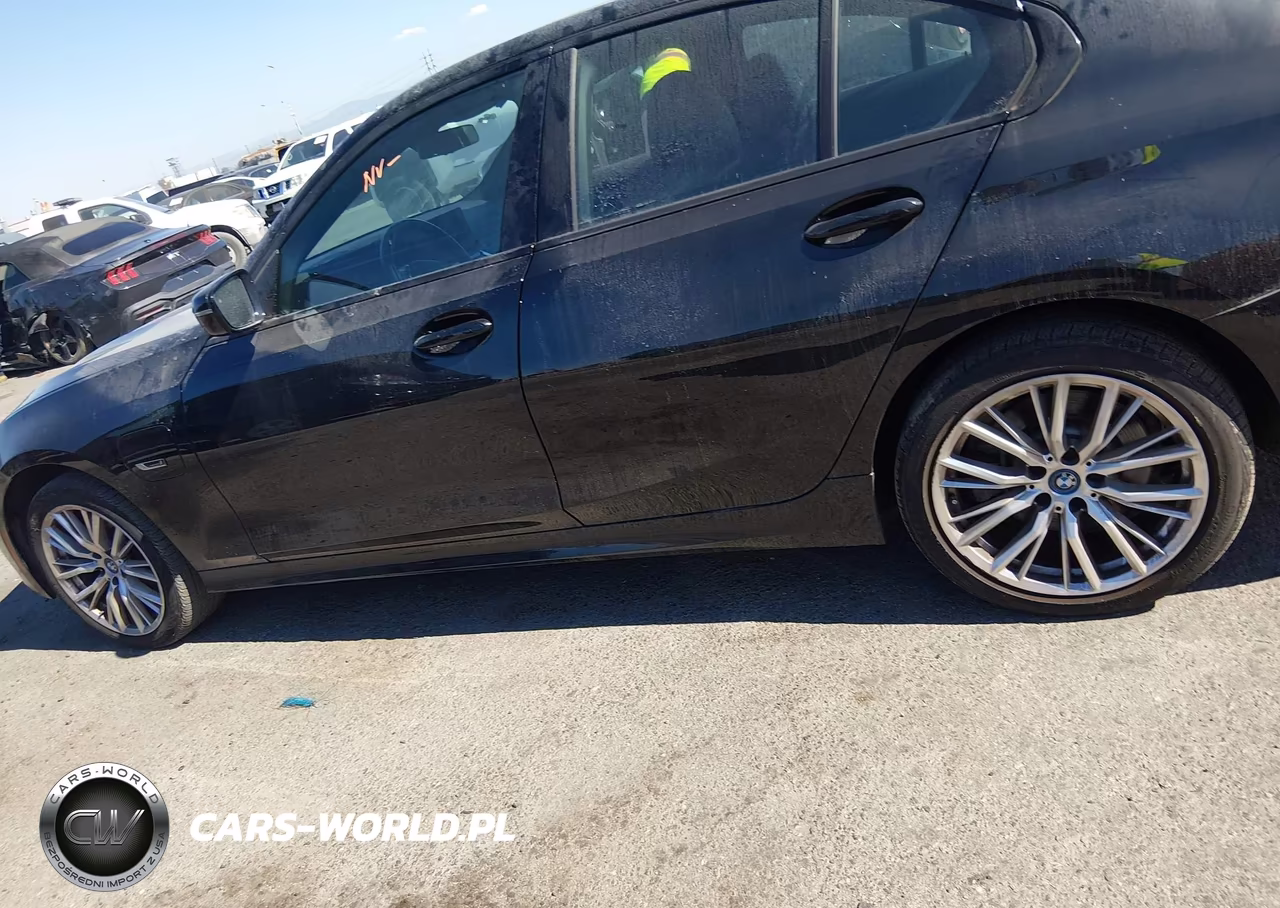 2023 BMW 330E xDrive VIN:3MW39FS08P8C90097 - 14