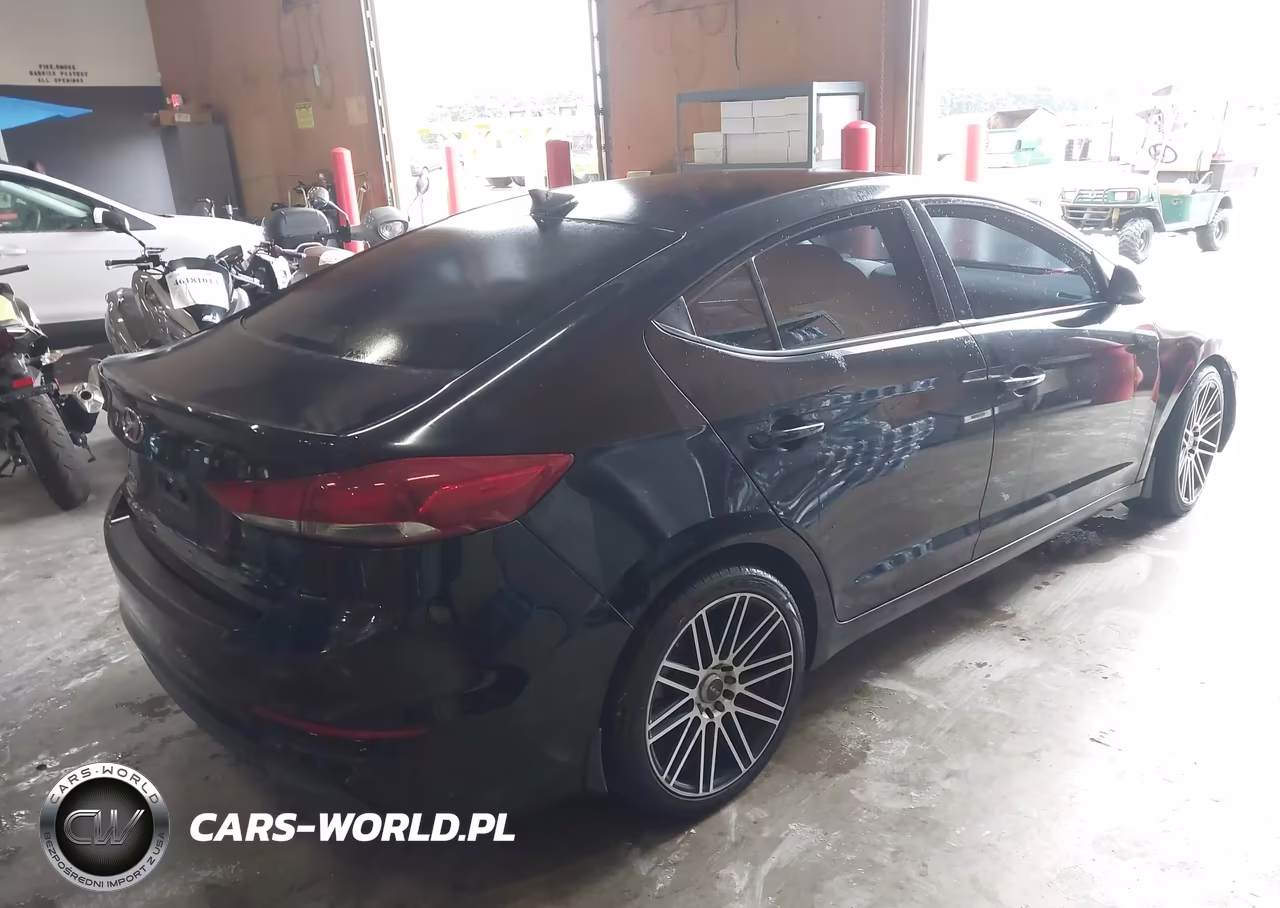 2018 Hyundai Elantra Sel VIN:5NPD84LF0JH234130 - 4