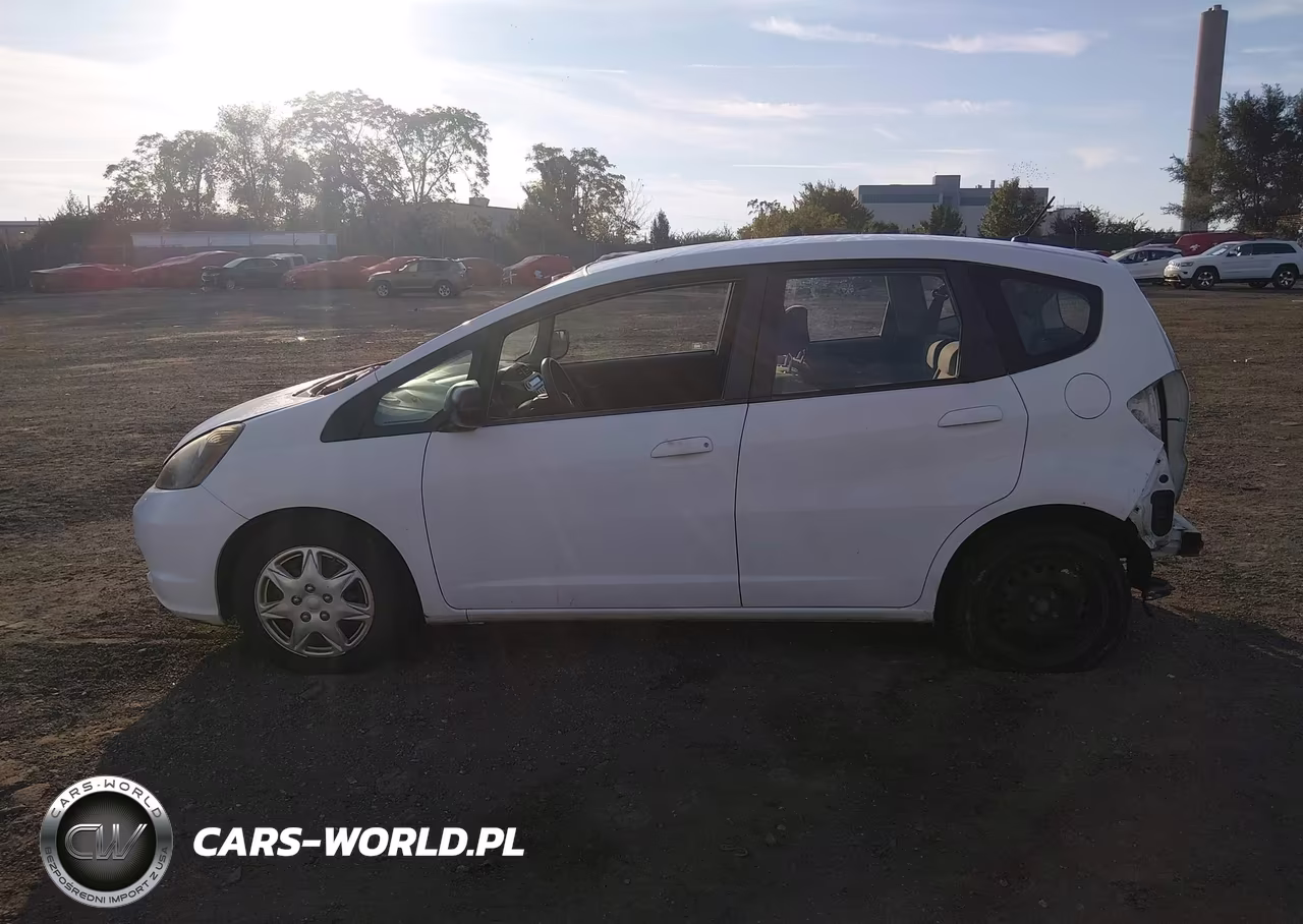 2010 Honda Fit VIN:JHMGE8H23AS020493 - 14
