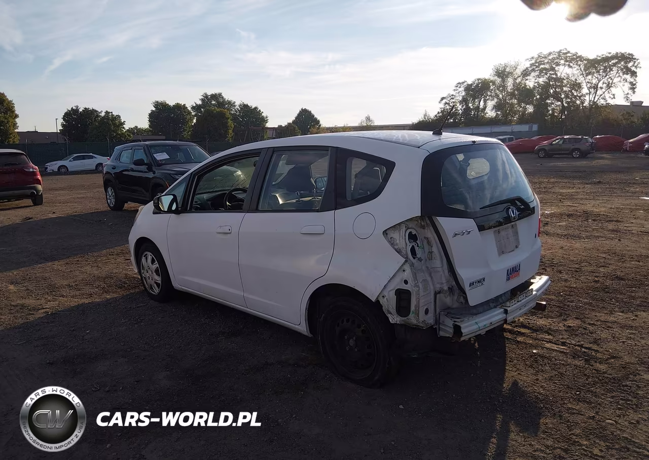 2010 Honda Fit VIN:JHMGE8H23AS020493 - 3