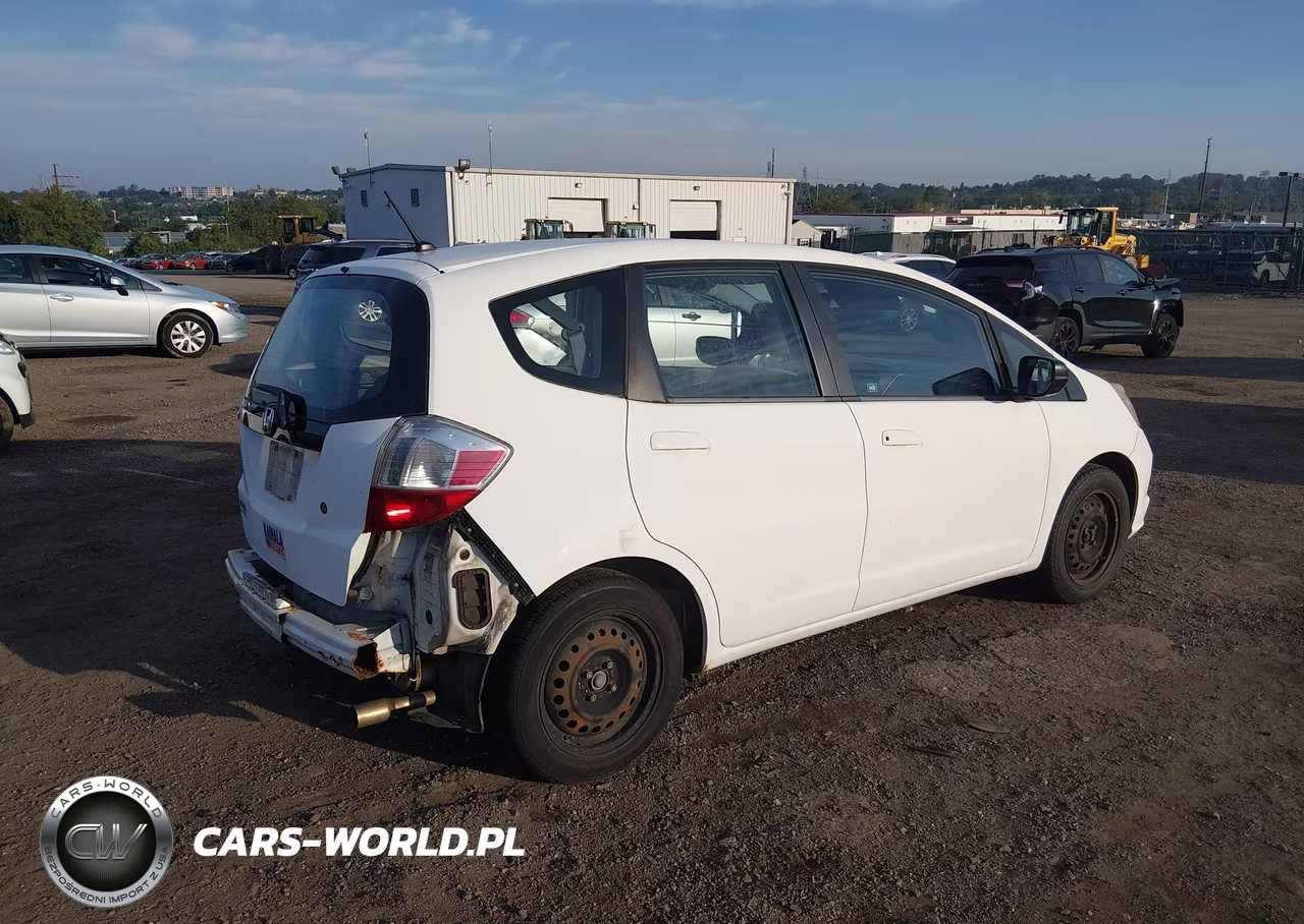2010 Honda Fit VIN:JHMGE8H23AS020493 - 4