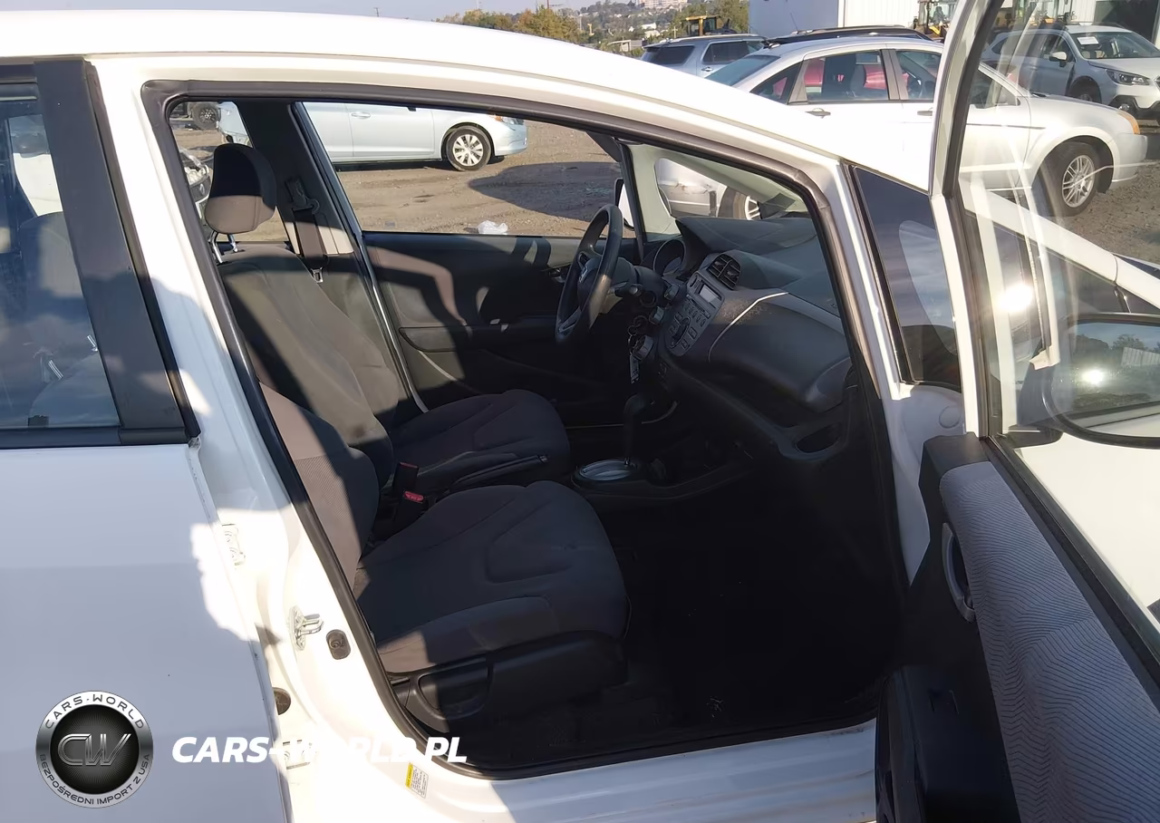 2010 Honda Fit VIN:JHMGE8H23AS020493 - 5