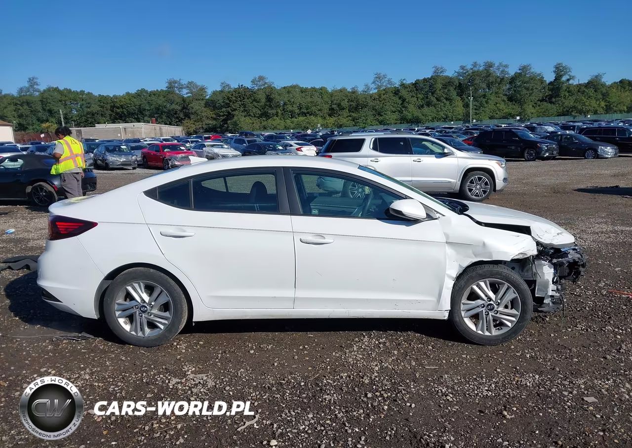 2020 Hyundai Elantra Sel VIN:5NPD84LF5LH591872 - 14