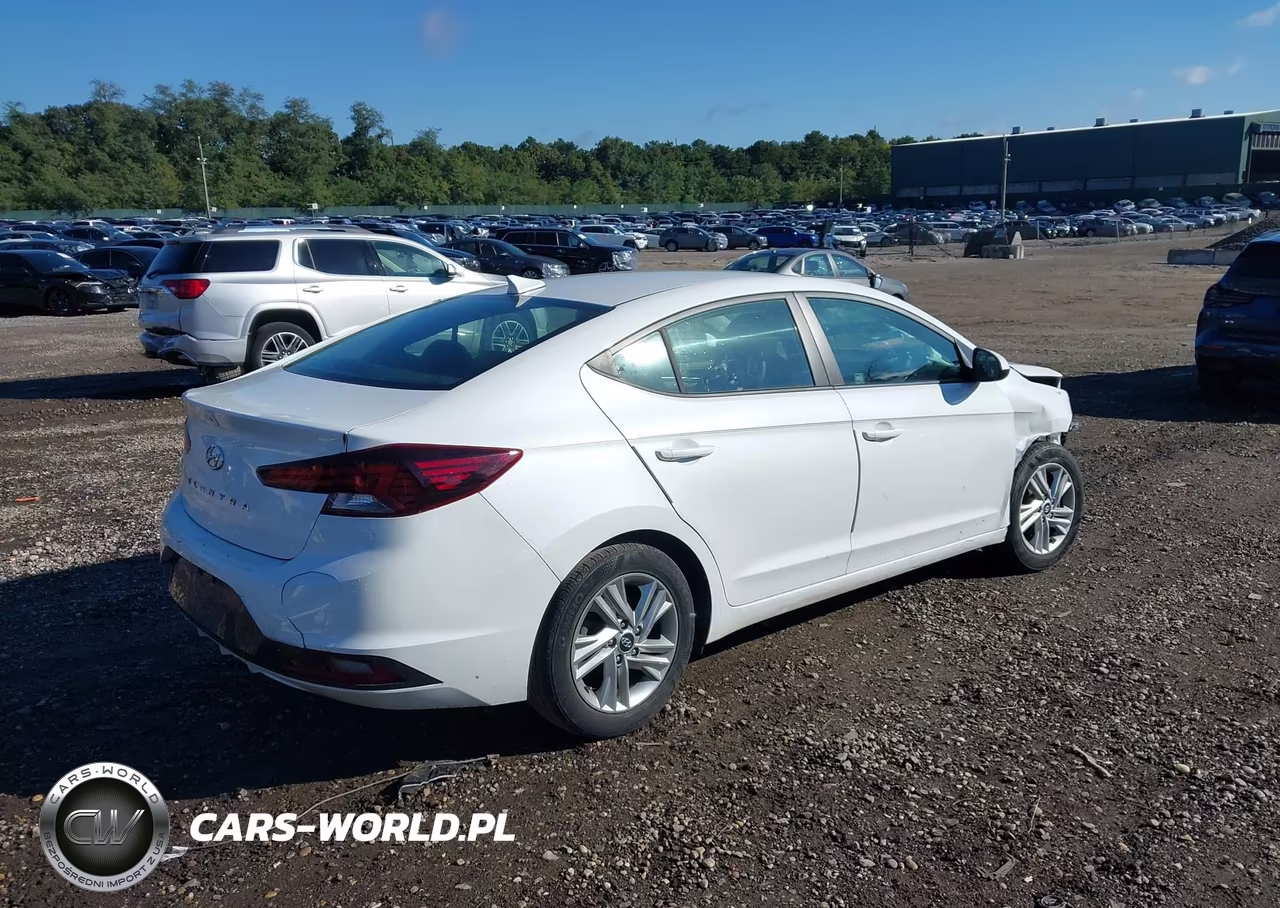 2020 Hyundai Elantra Sel VIN:5NPD84LF5LH591872 - 4