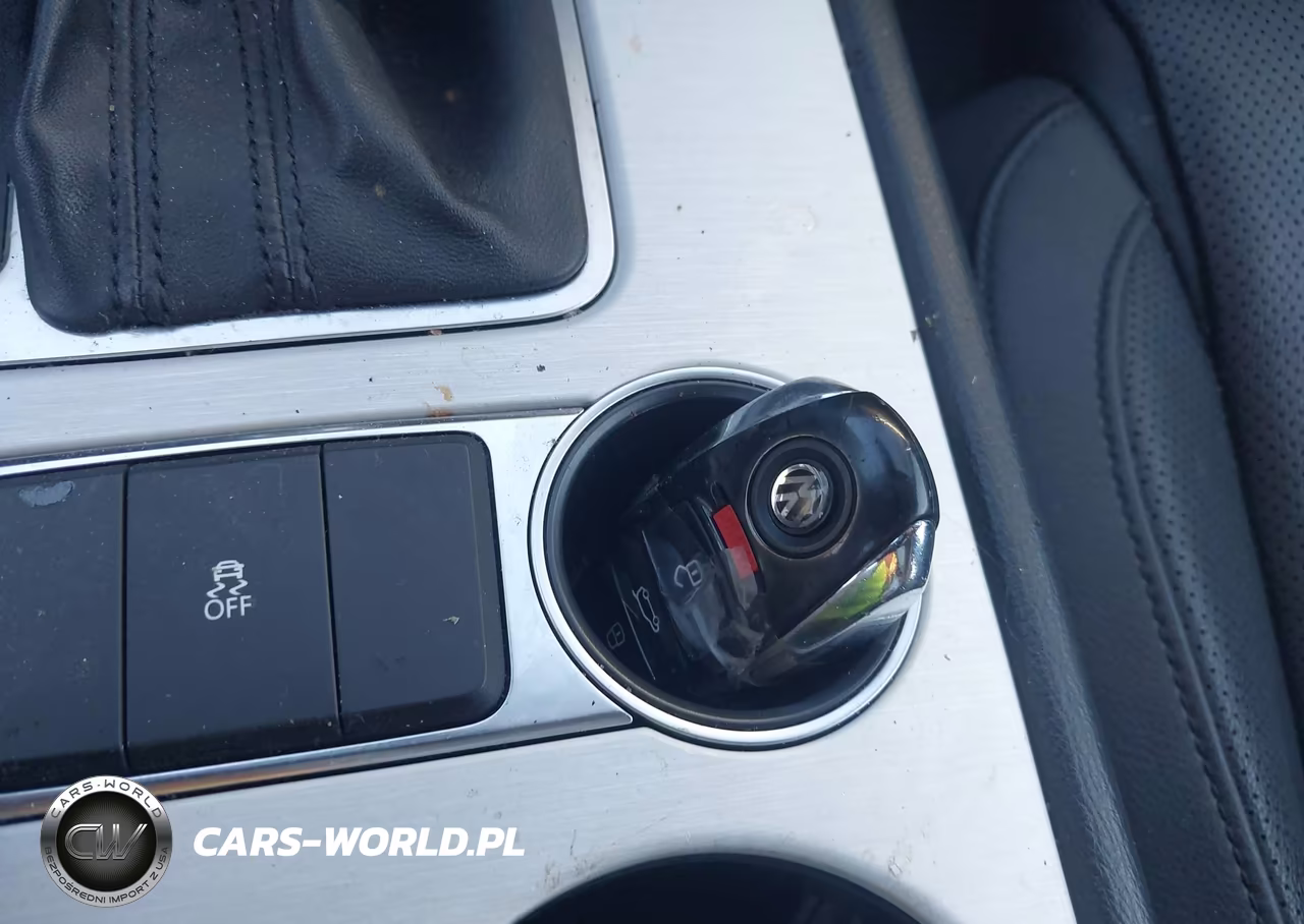 2017 Volkswagen Touareg V6 Wolfsburg Edition VIN:WVGRF7BP3HD003838 - 11