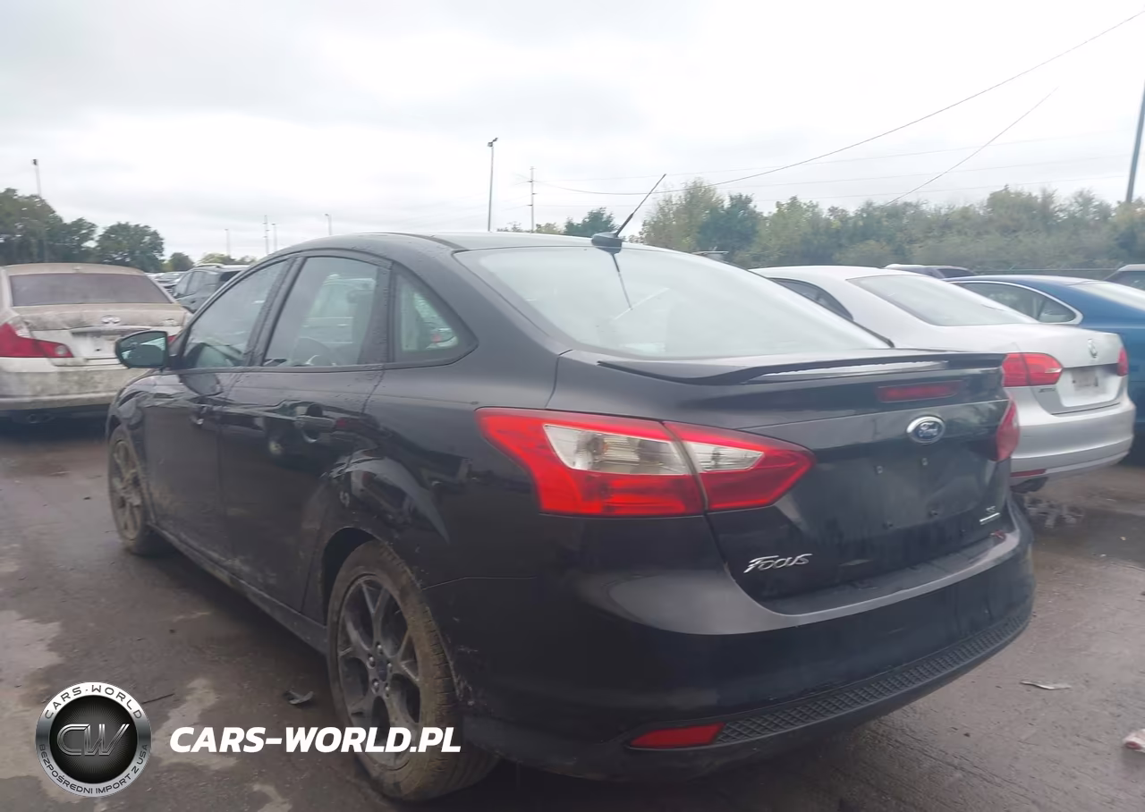 2014 Ford Focus Se VIN:1FADP3F24EL183261 - 3