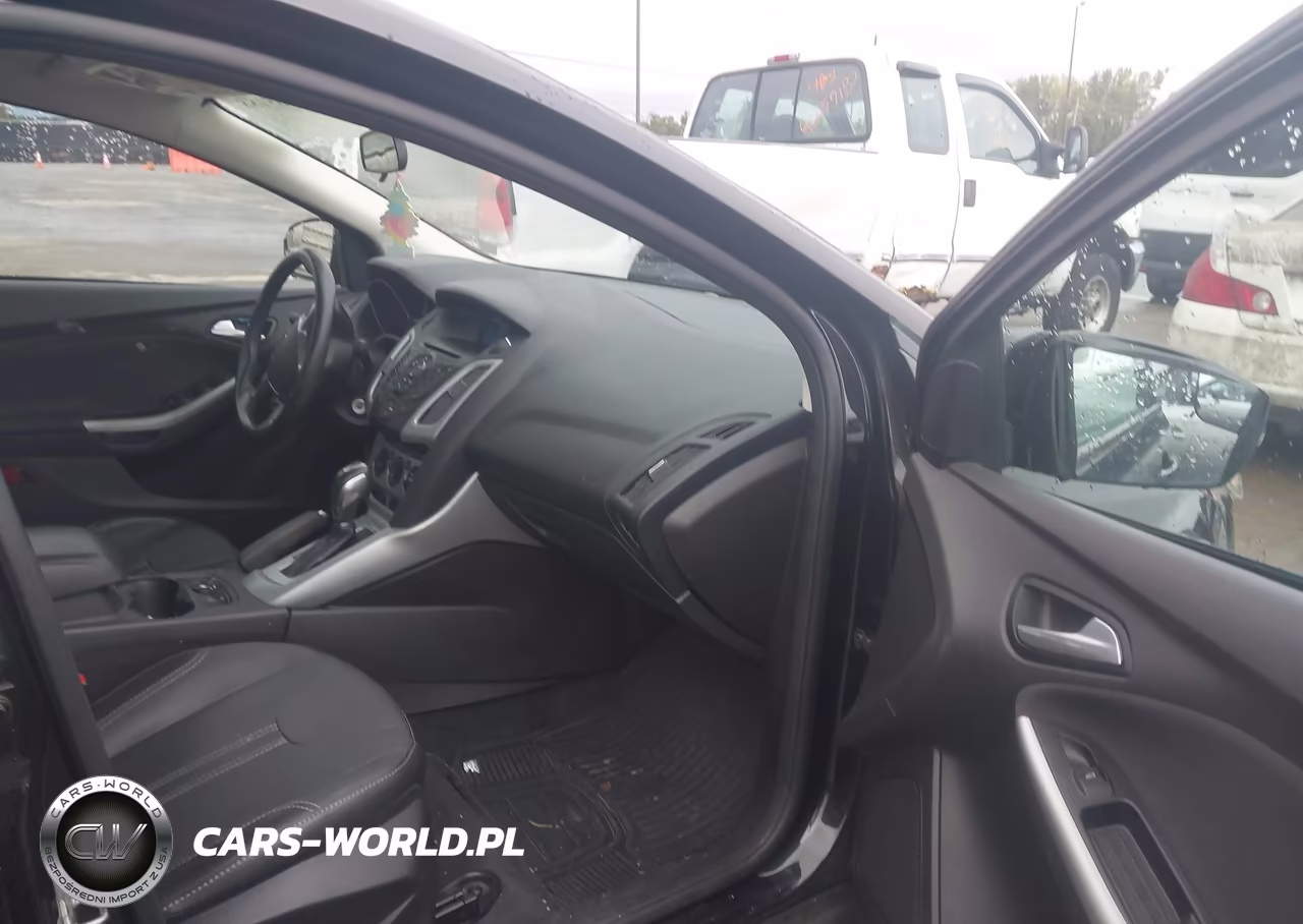 2014 Ford Focus Se VIN:1FADP3F24EL183261 - 5