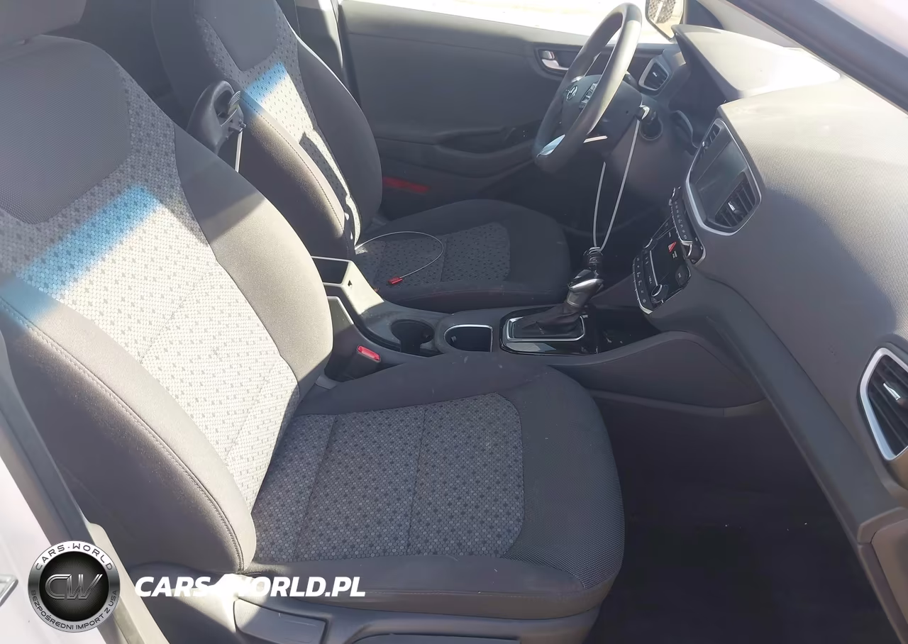 2019 Hyundai Ioniq Hybrid Blue VIN:KMHC65LC1KU131380 - 5