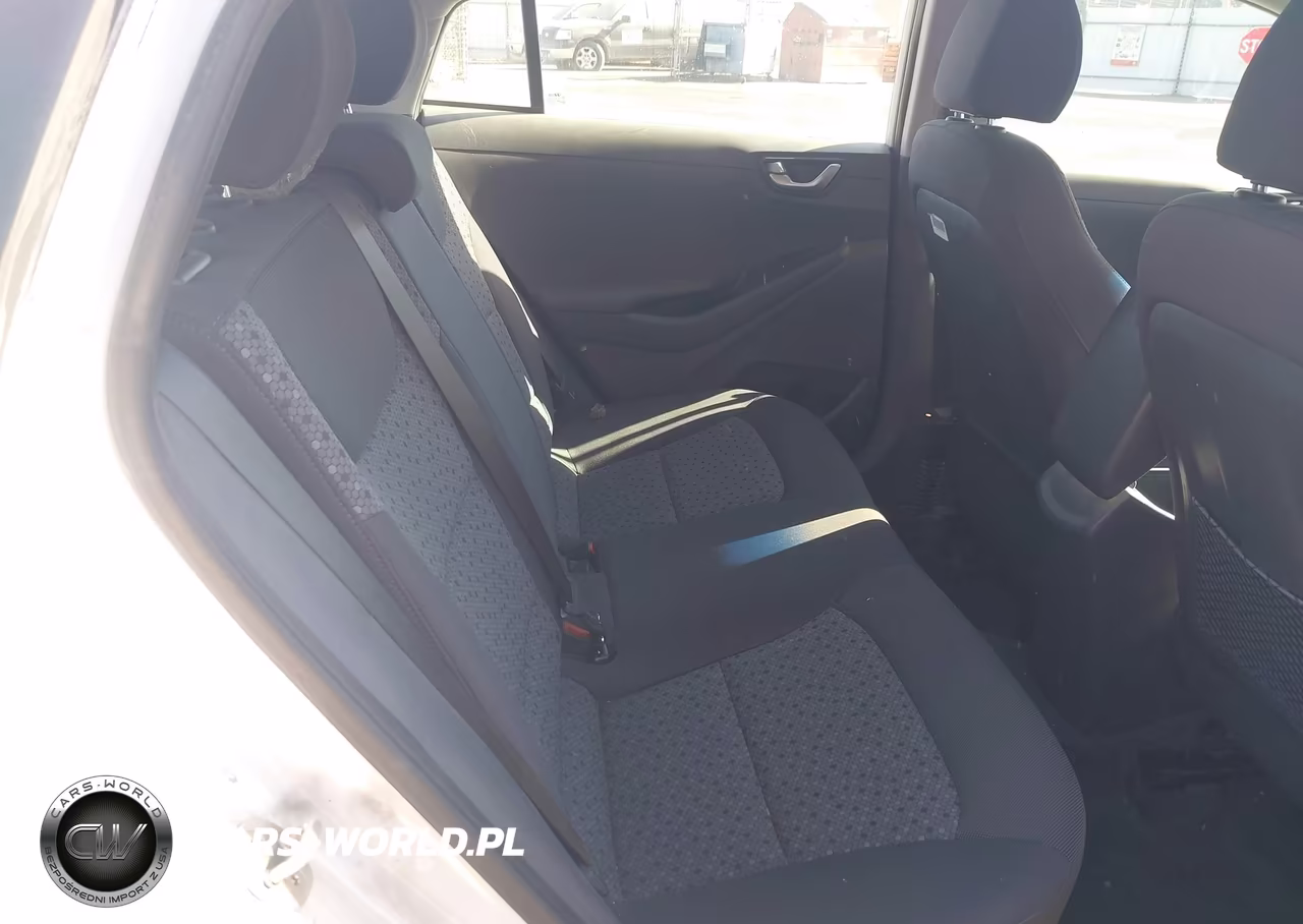2019 Hyundai Ioniq Hybrid Blue VIN:KMHC65LC1KU131380 - 8