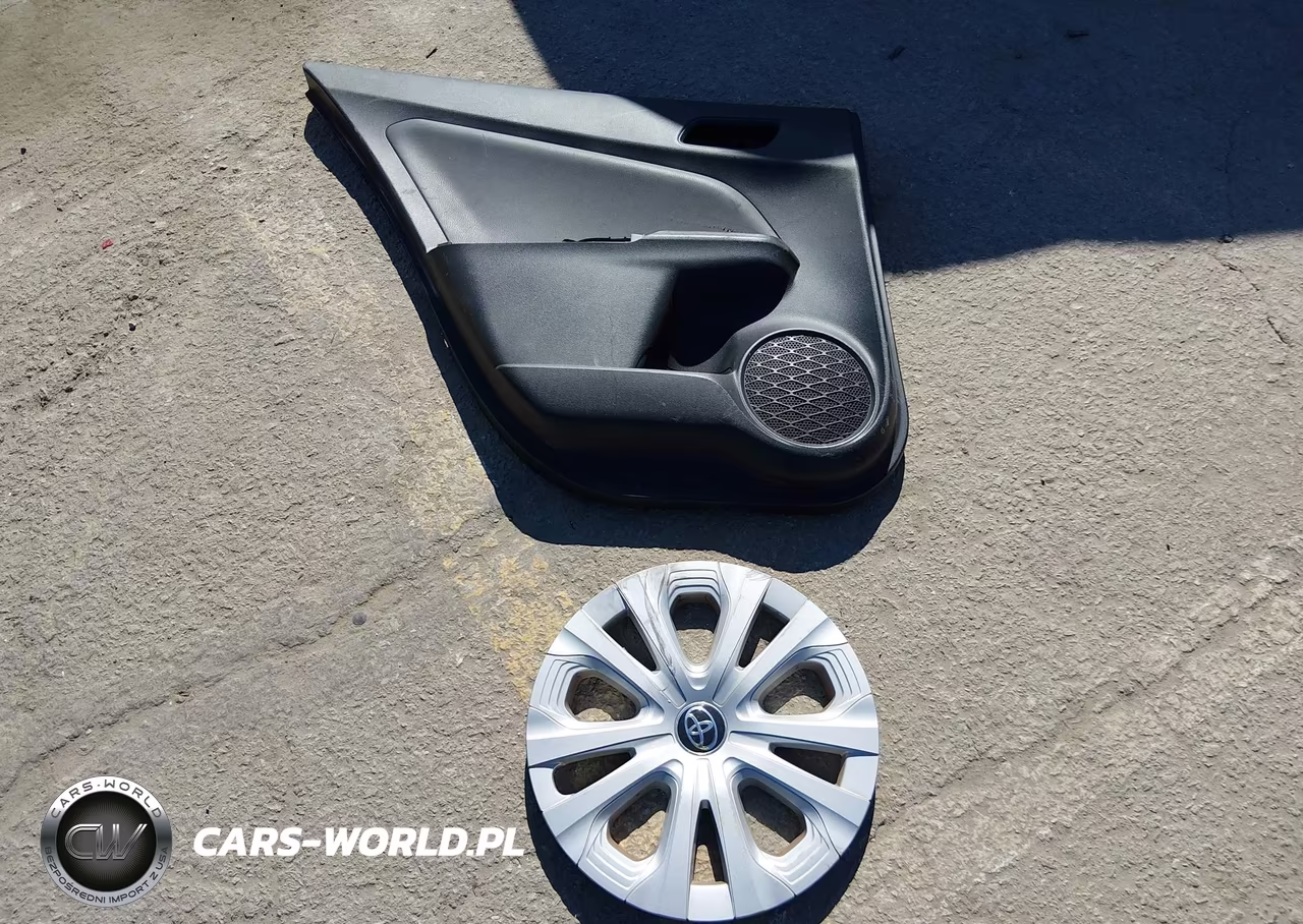 2020 Toyota Prius Le VIN:JTDKARFU9L3103196 - 12