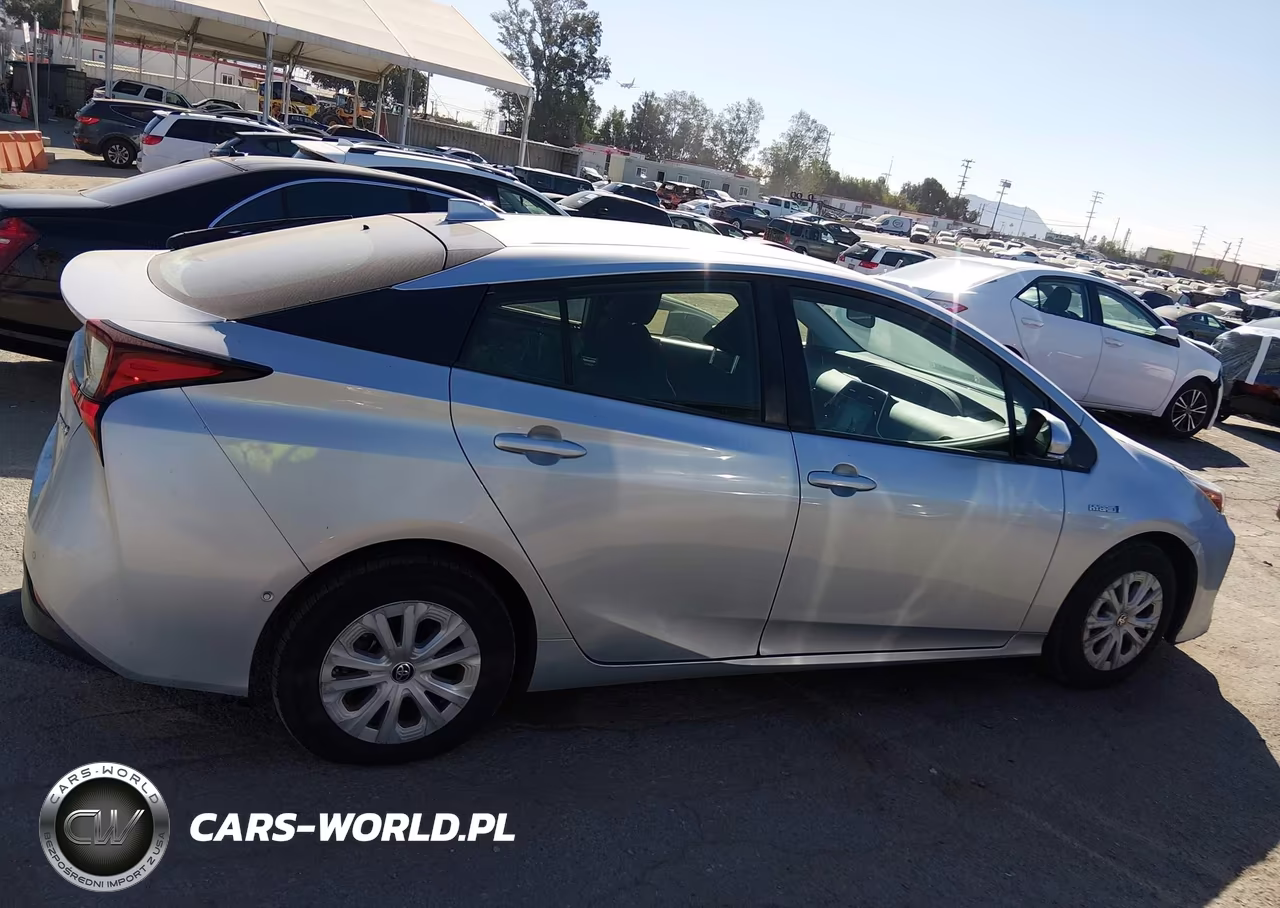 2020 Toyota Prius Le VIN:JTDKARFU9L3103196 - 14
