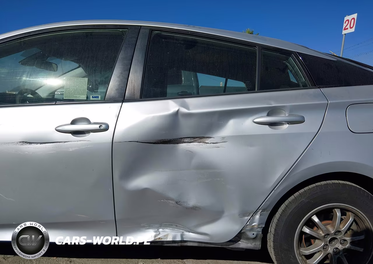 2020 Toyota Prius Le VIN:JTDKARFU9L3103196 - 20