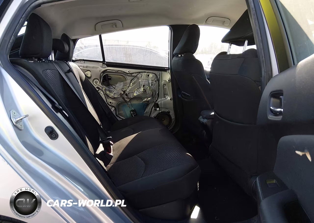 2020 Toyota Prius Le VIN:JTDKARFU9L3103196 - 8