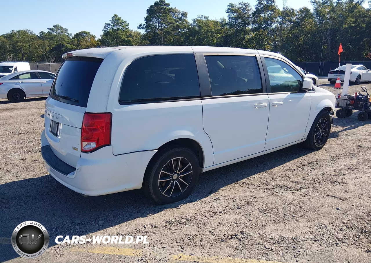 2018 Dodge Grand Caravan Se Plus VIN:2C4RDGBG9JR198745 - 4