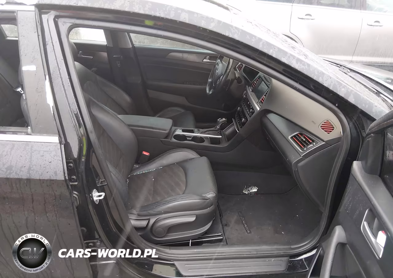 2017 Hyundai Sonata Sport VIN:5NPE34AF3HH592337 - 5