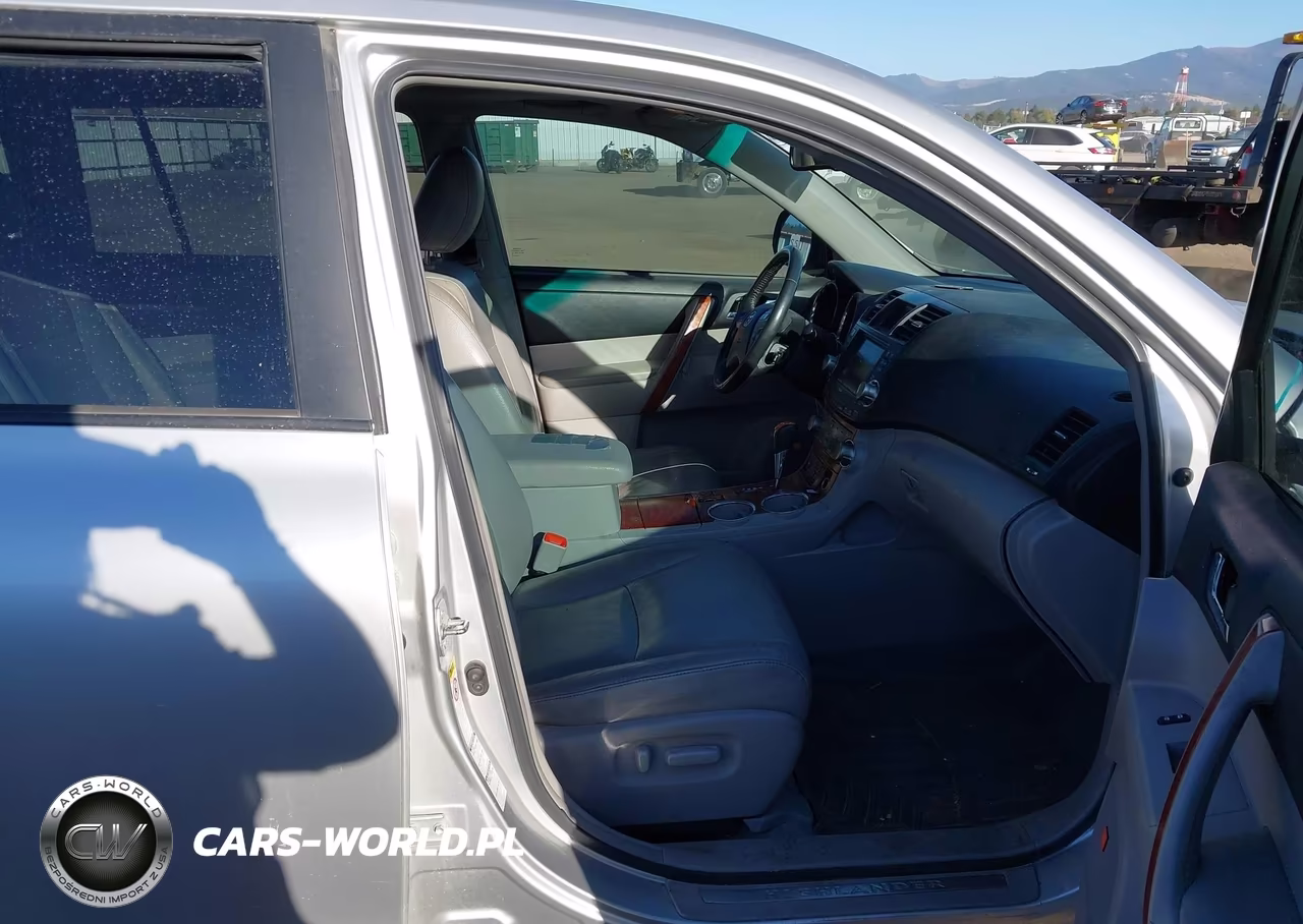 2010 Toyota Highlander Limited V6 VIN:5TDDK3EH2AS020583 - 5