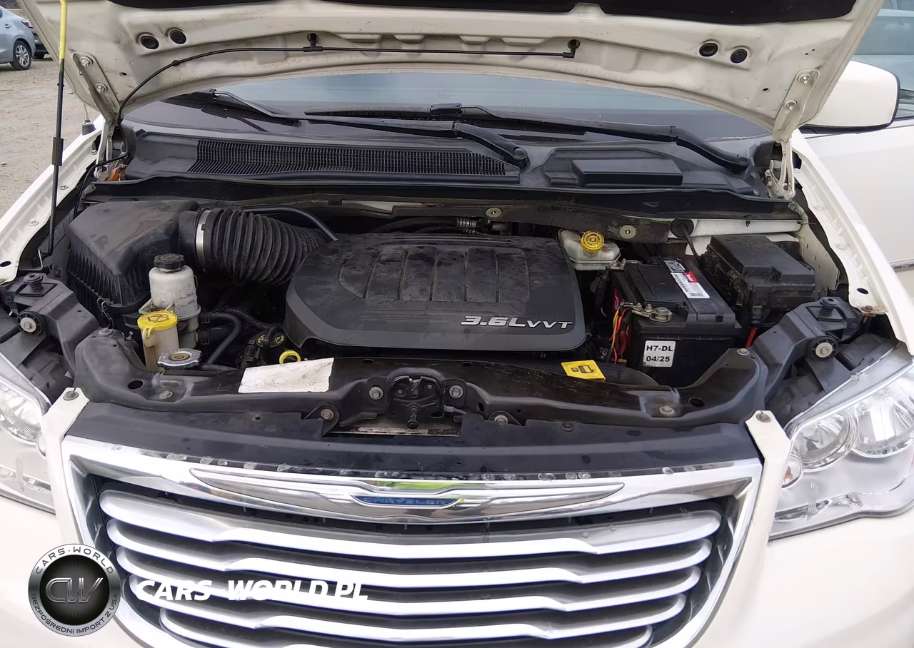 2013 Chrysler Town & Country Touring VIN:2C4RC1BG4DR696999 - 10